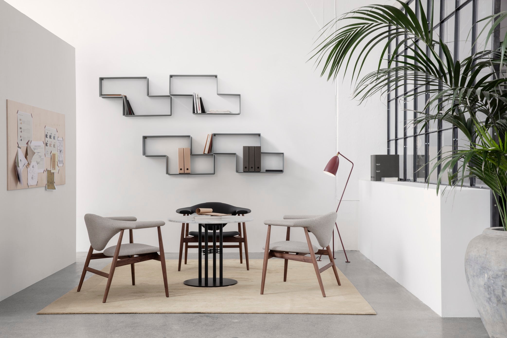 MASCULO upholstered armchair with walnut base