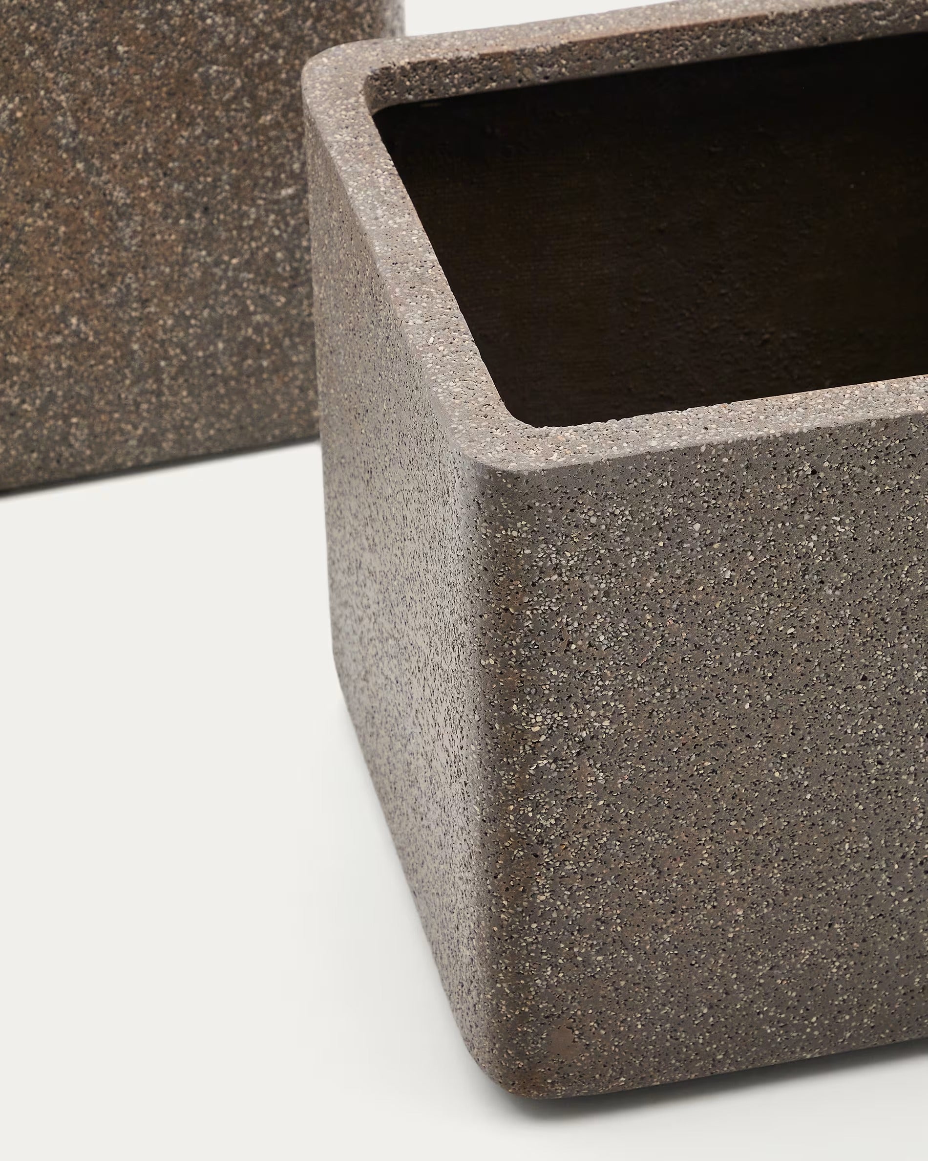 MINOA Brown Polycement Planter Set