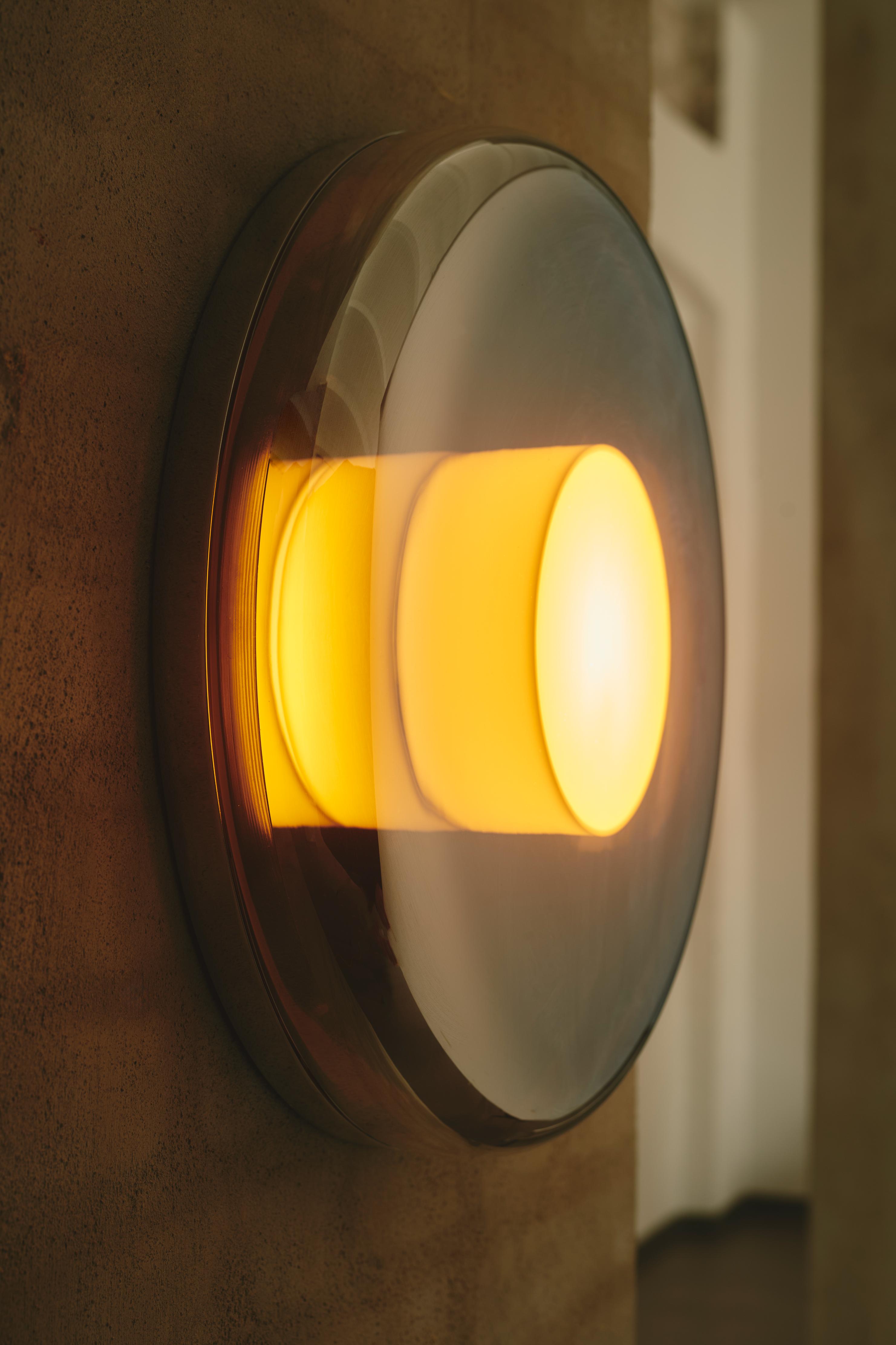 Wandleuchte ENDLESS mit beschichtetem Glas