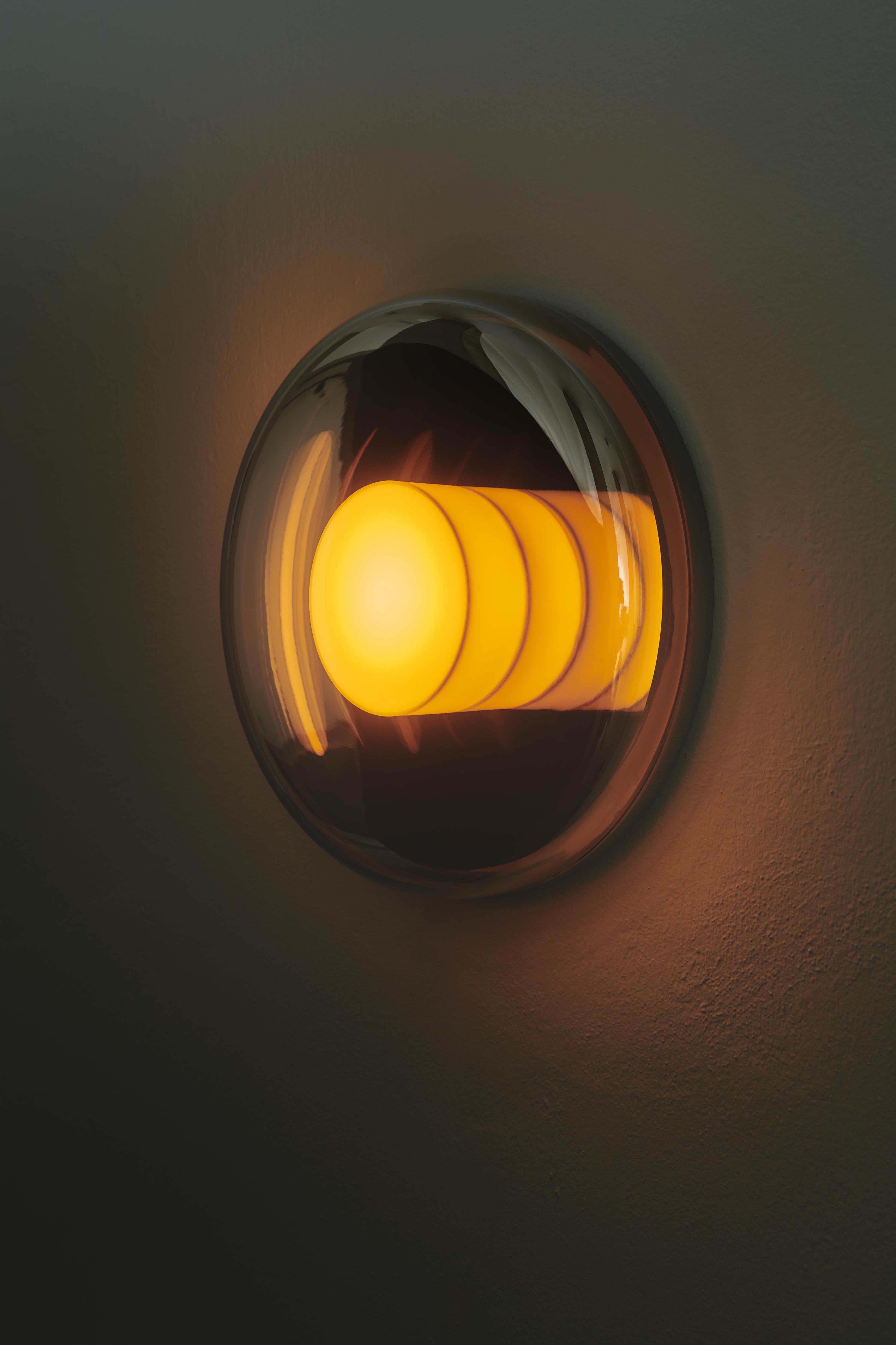 Wandleuchte ENDLESS mit beschichtetem Glas