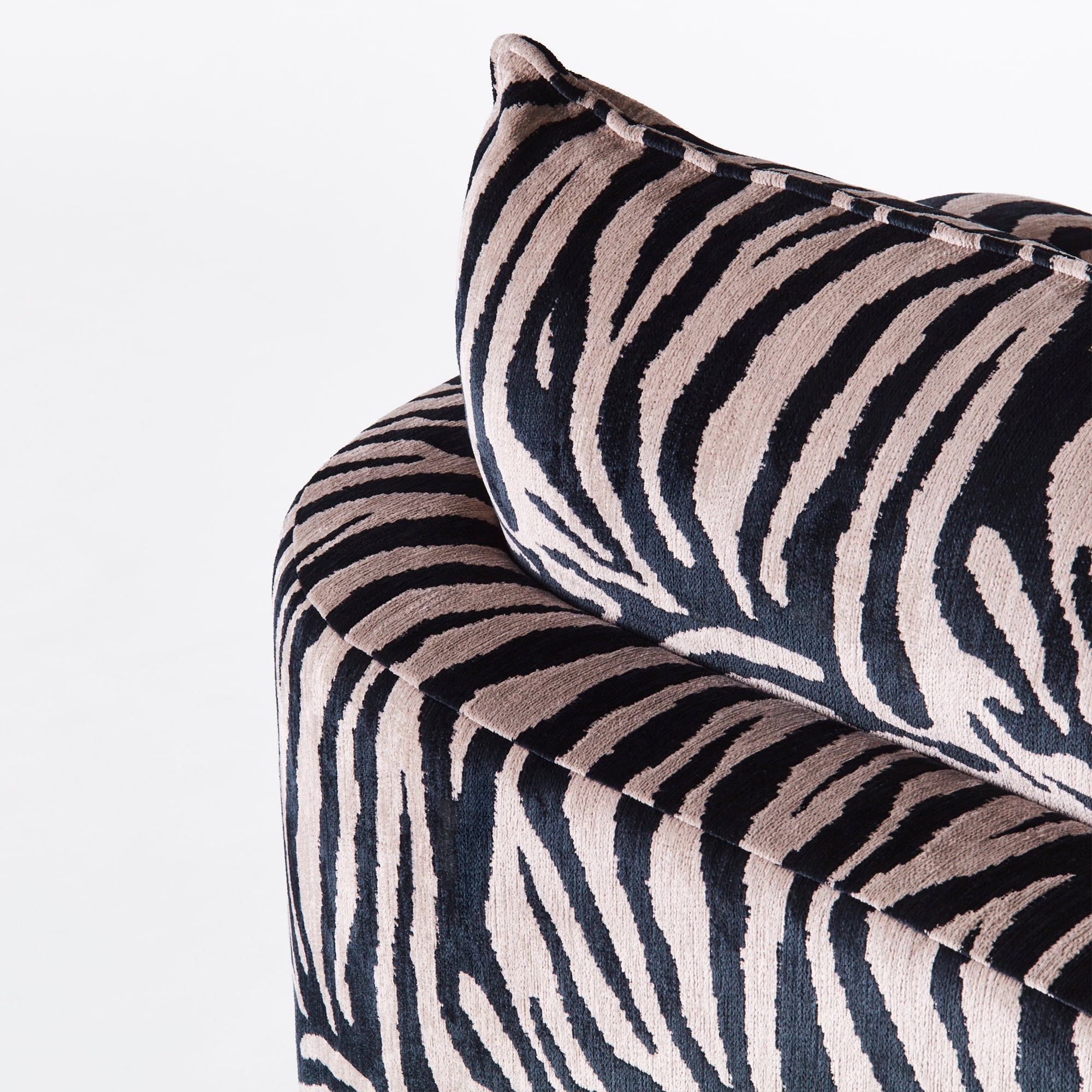 MILES LOVESEAT zebra chair