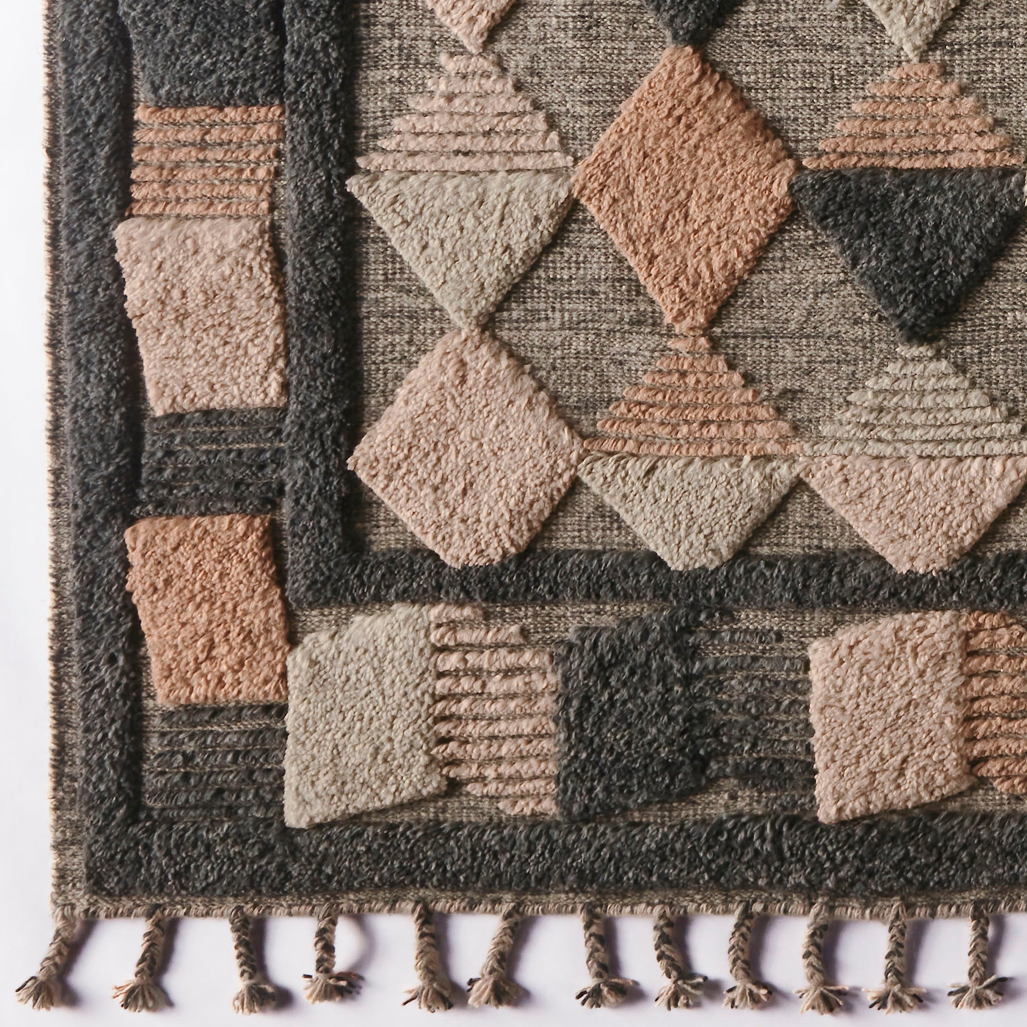 LISBOA beige rug with green