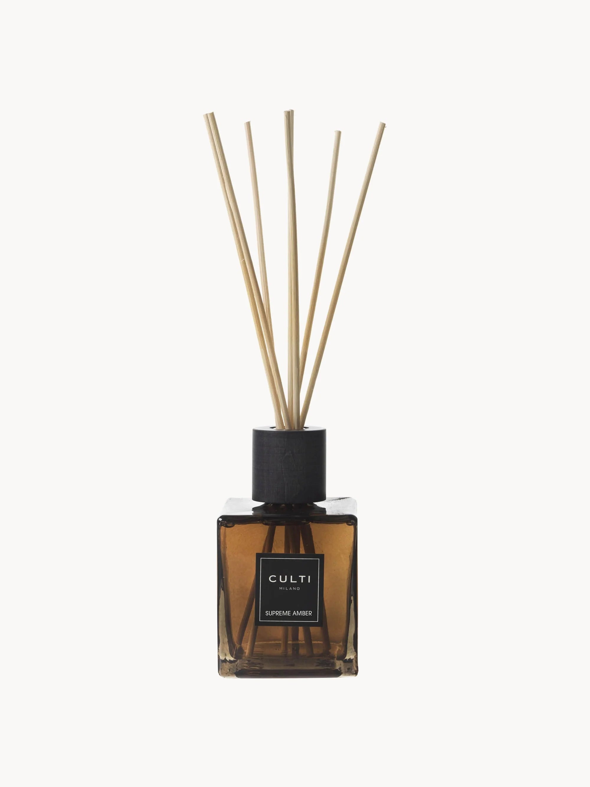 DECOR - SLASSIC SUPREME fragrance diffuser with notes of incense, chinotto, black vanilla, and patchouli.