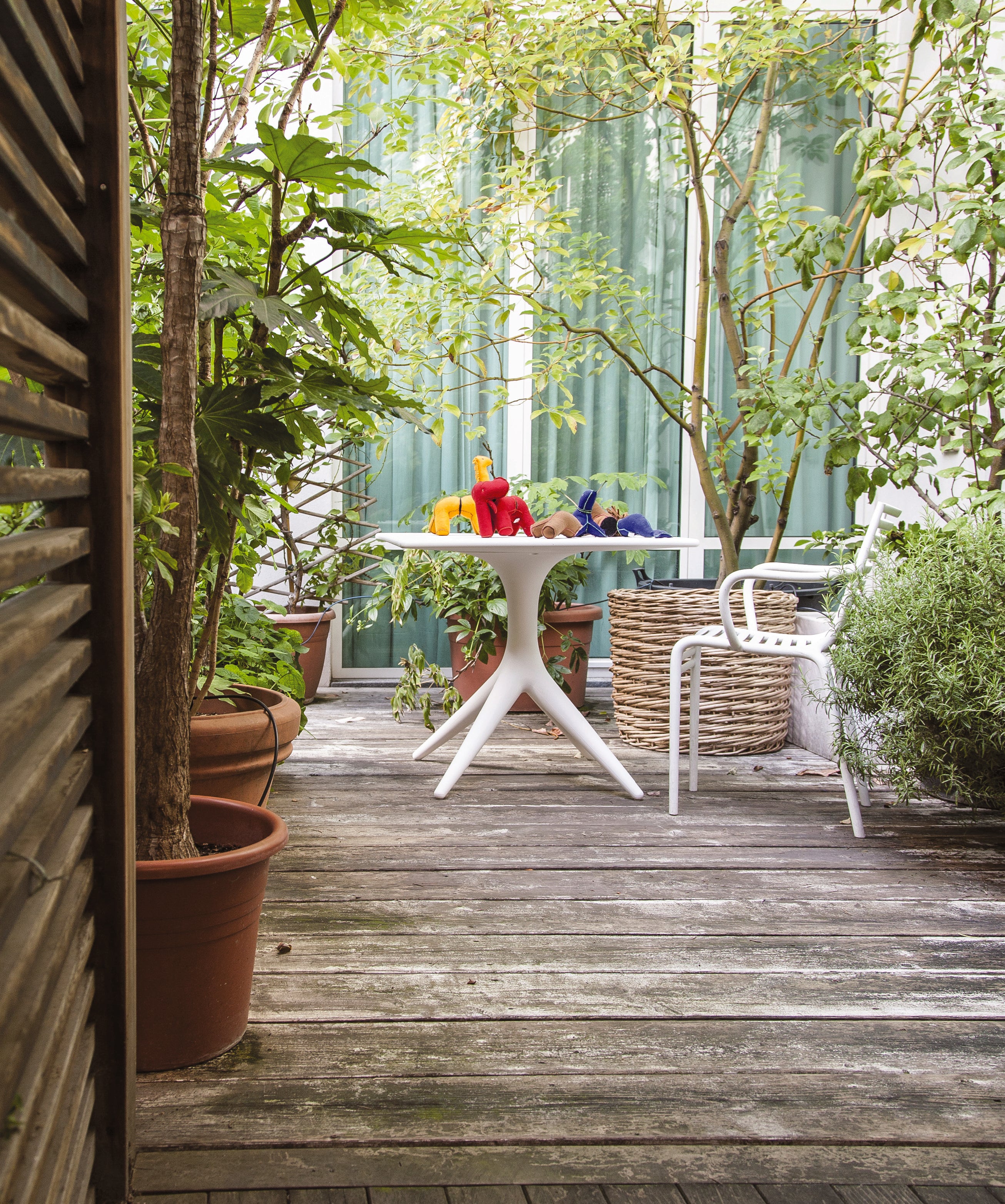 APP White Garden Table