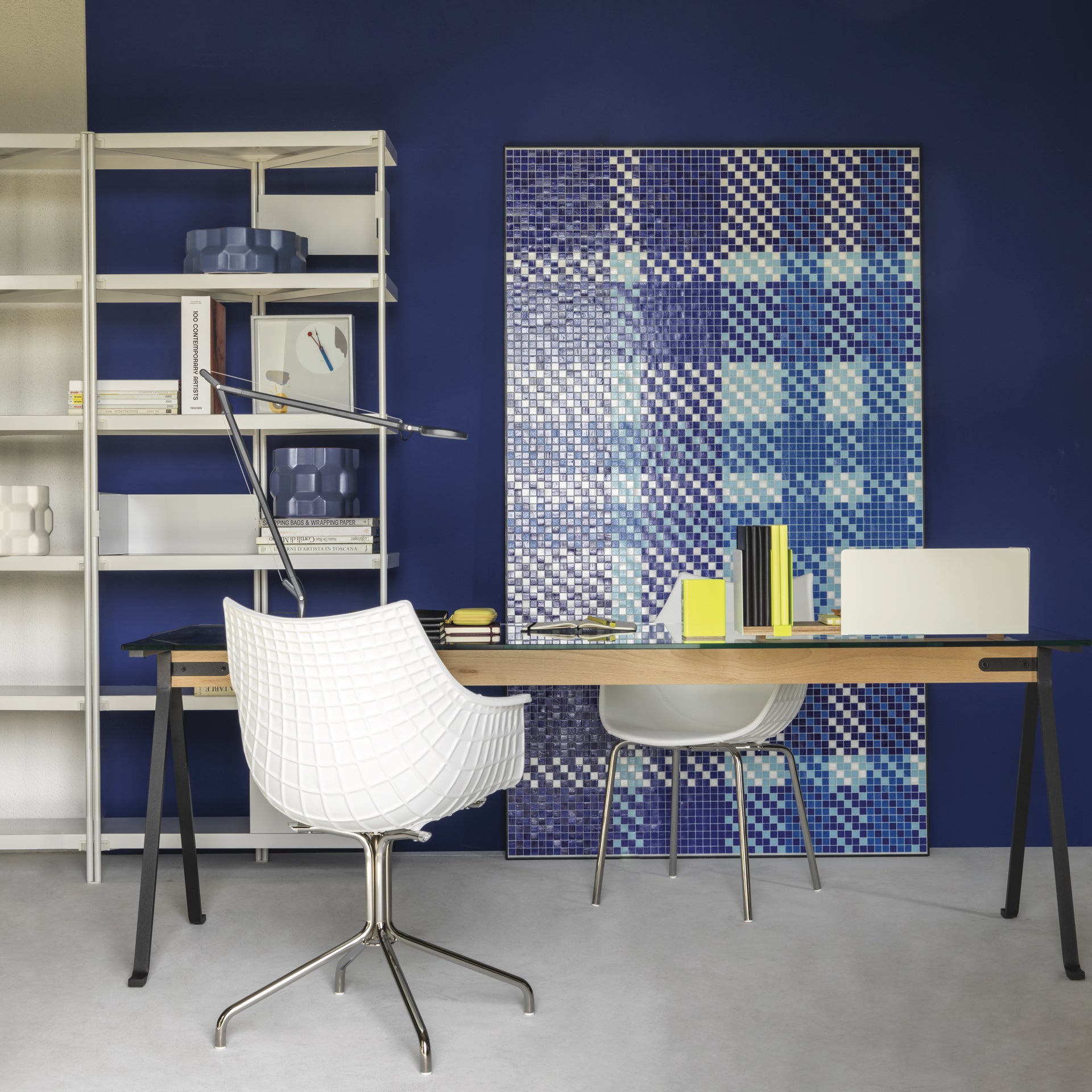 Transparent meridiana chair with a chrome base