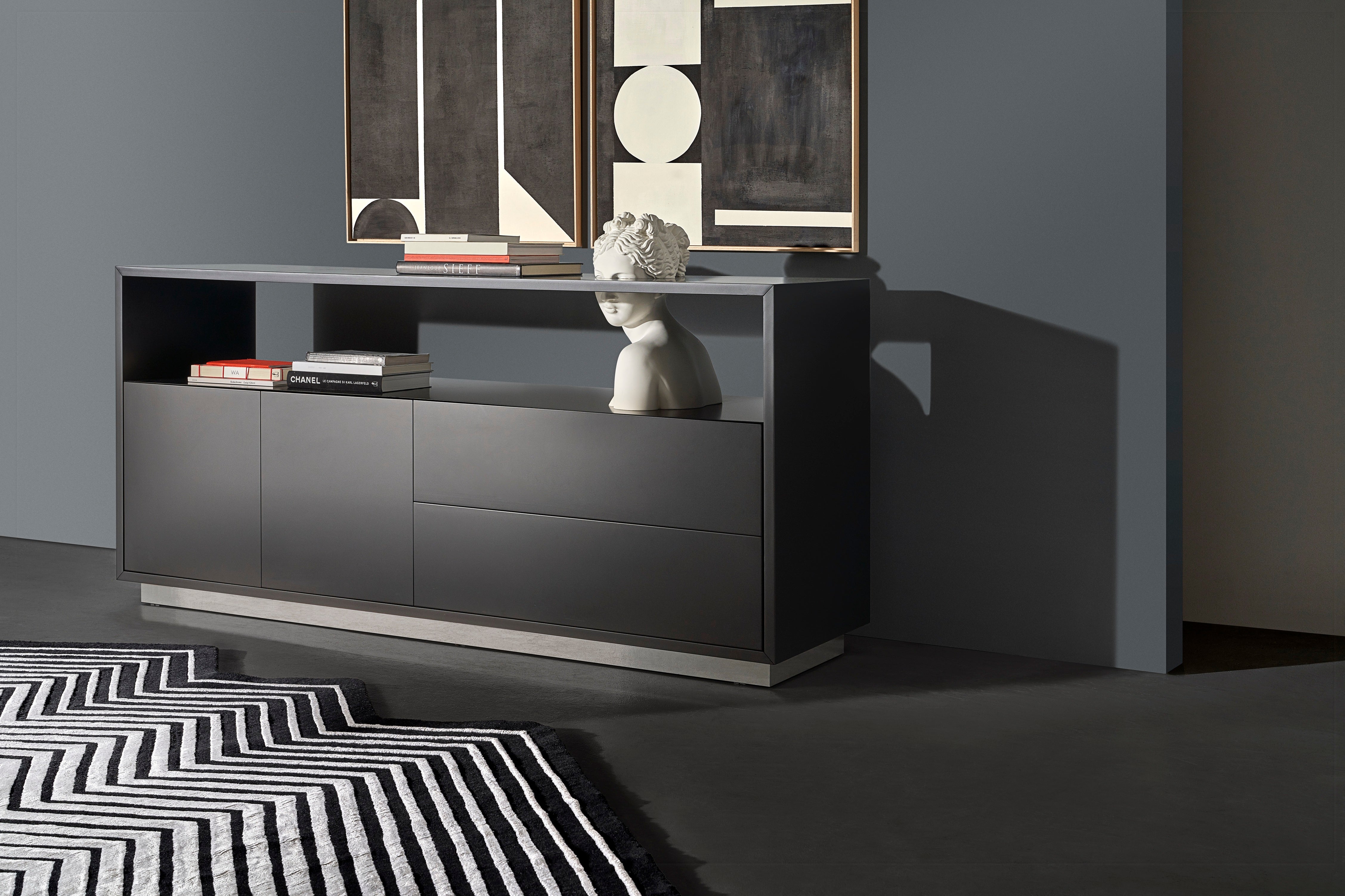 Venus black chest of drawers