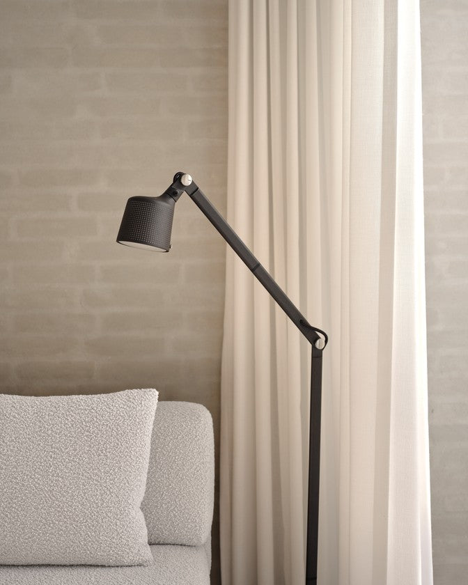 Lampa podłogowa 525 czarny metal – Vipp