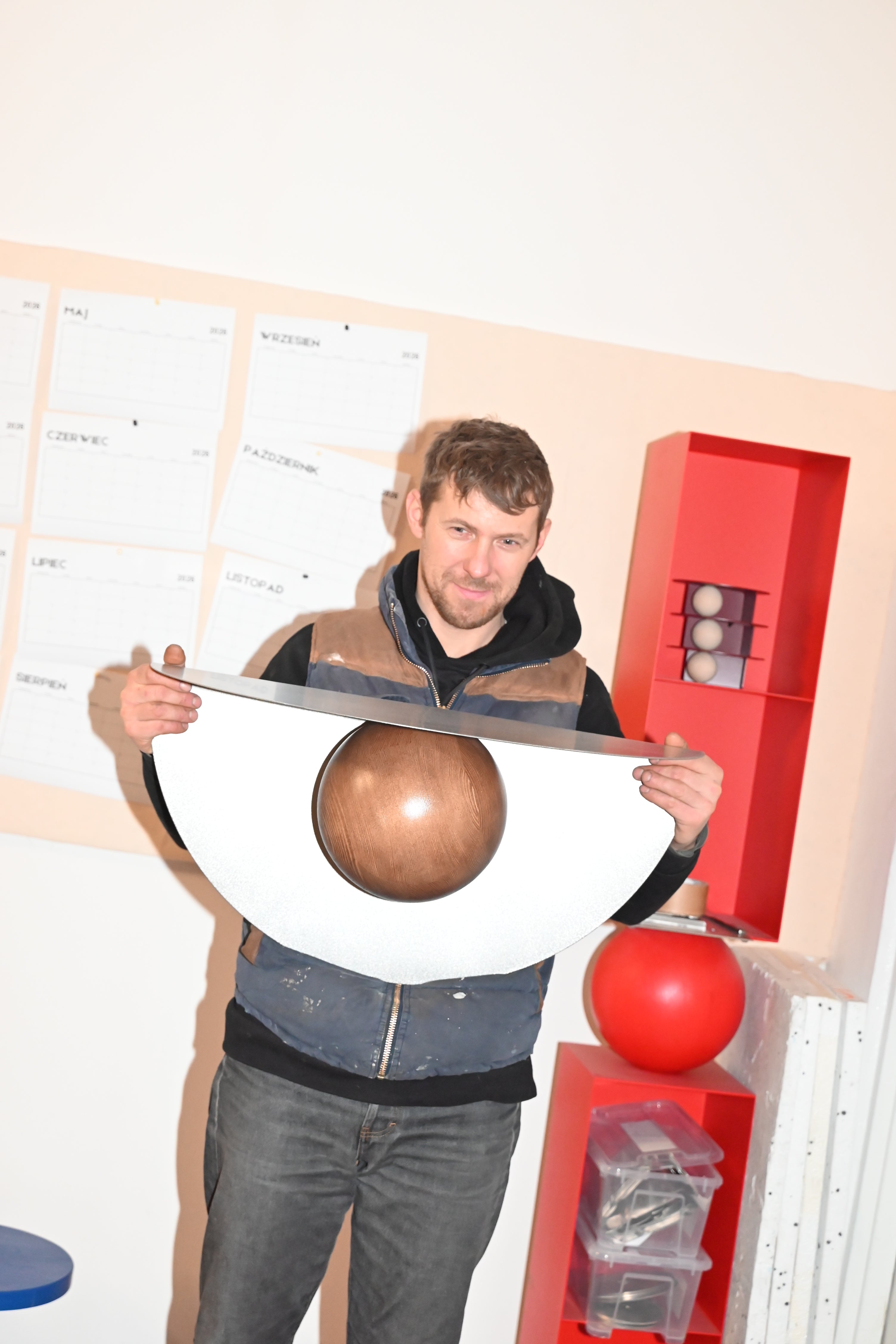 Wandregal POP aus Stahl und Holz