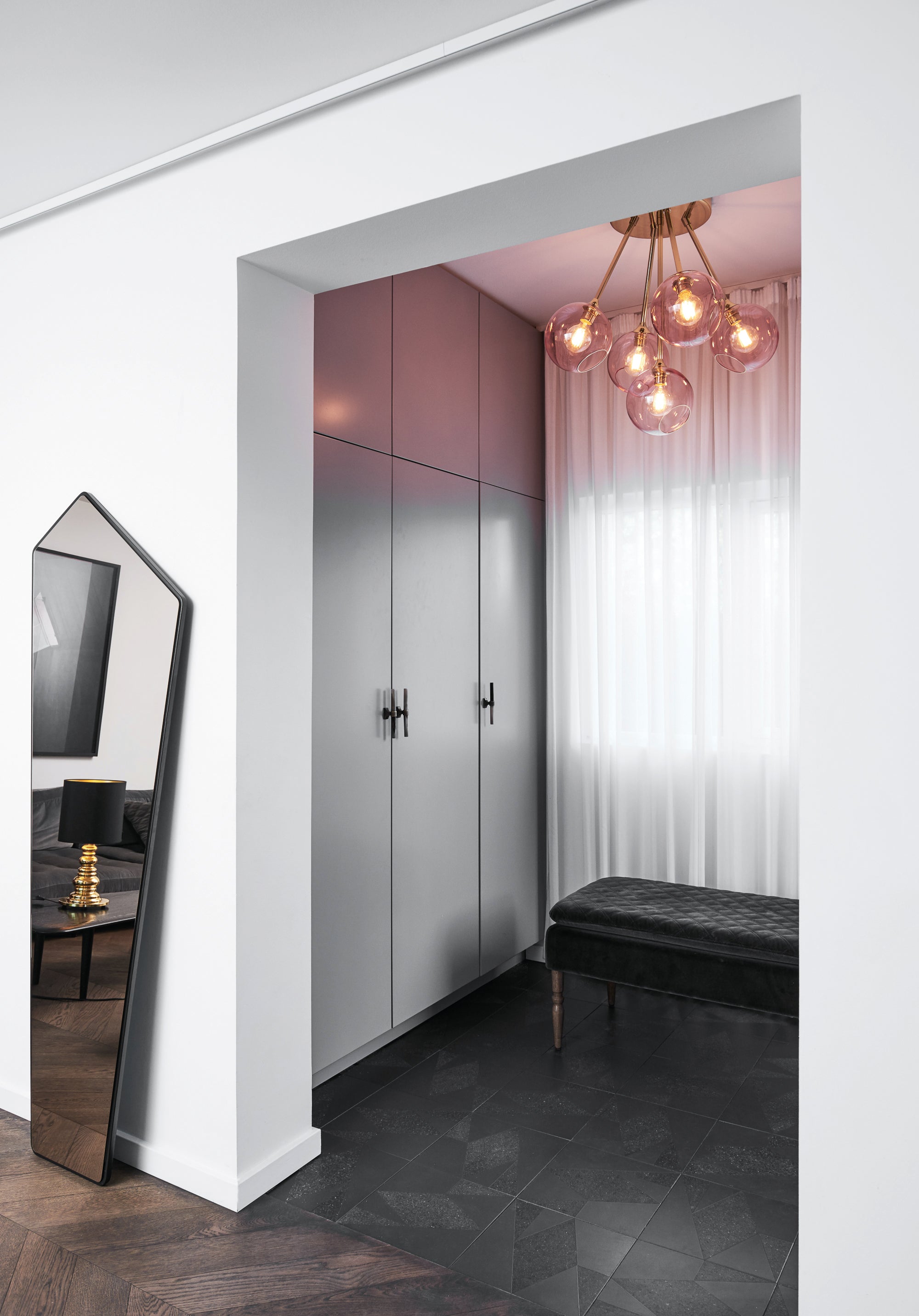 BALLROOM MOLECULE pendant lamp in blue with a gold finish