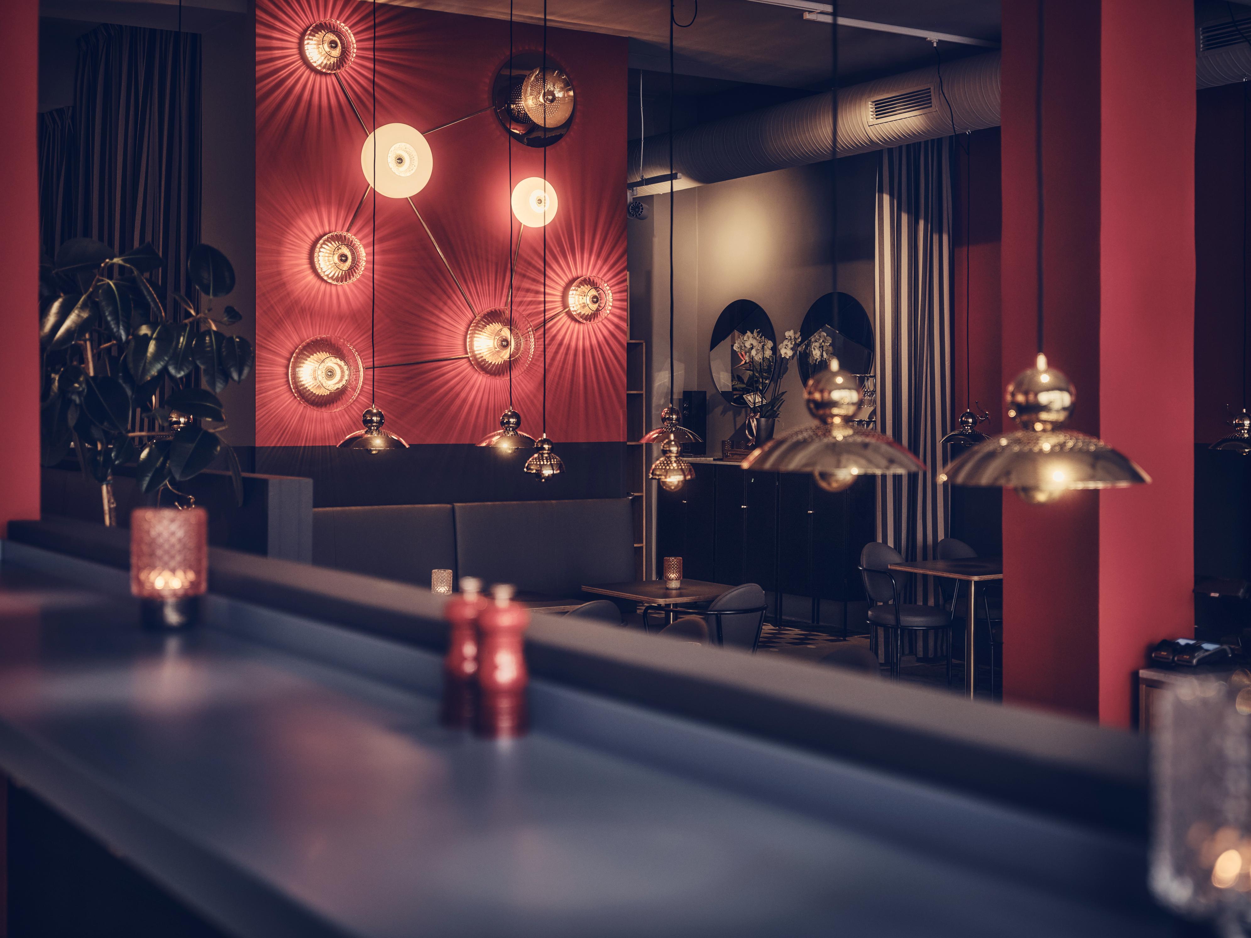 Wandleuchte NEW WAVE OPTIC aus Glas