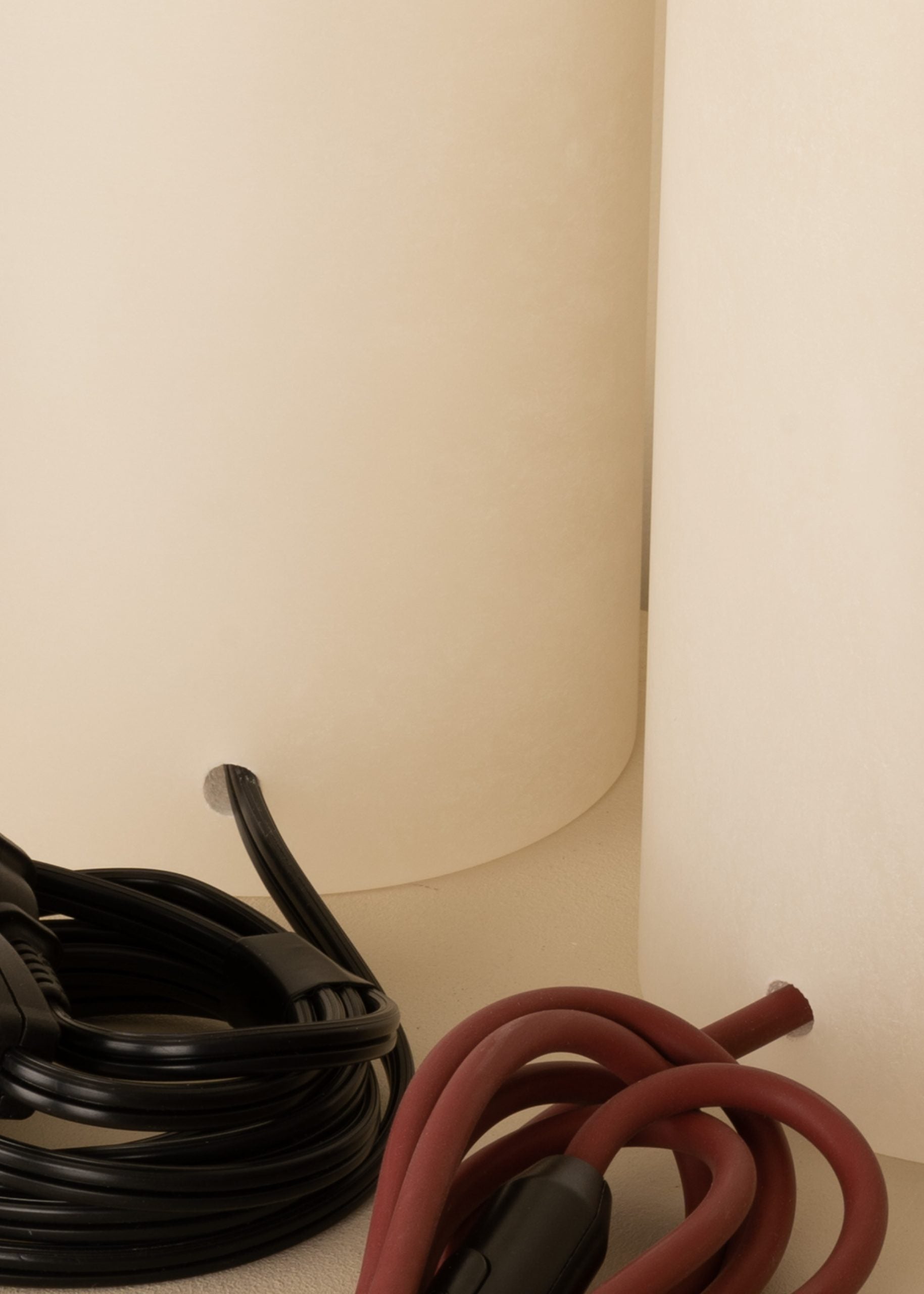 ATLAS Table Lamp White Alabaster
