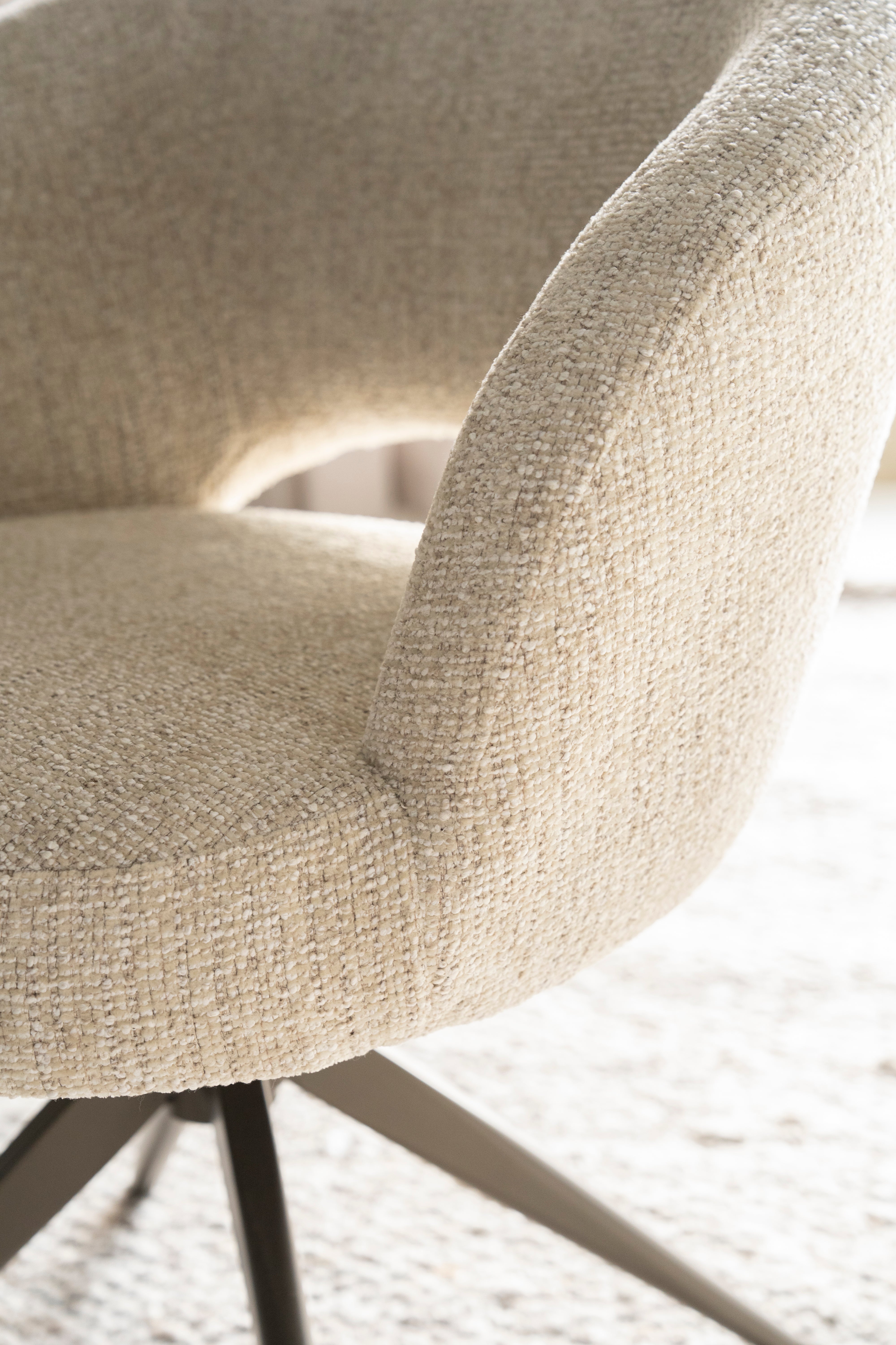 Drehstuhl ALISSA beige mit dunkelbraunem Fußteil