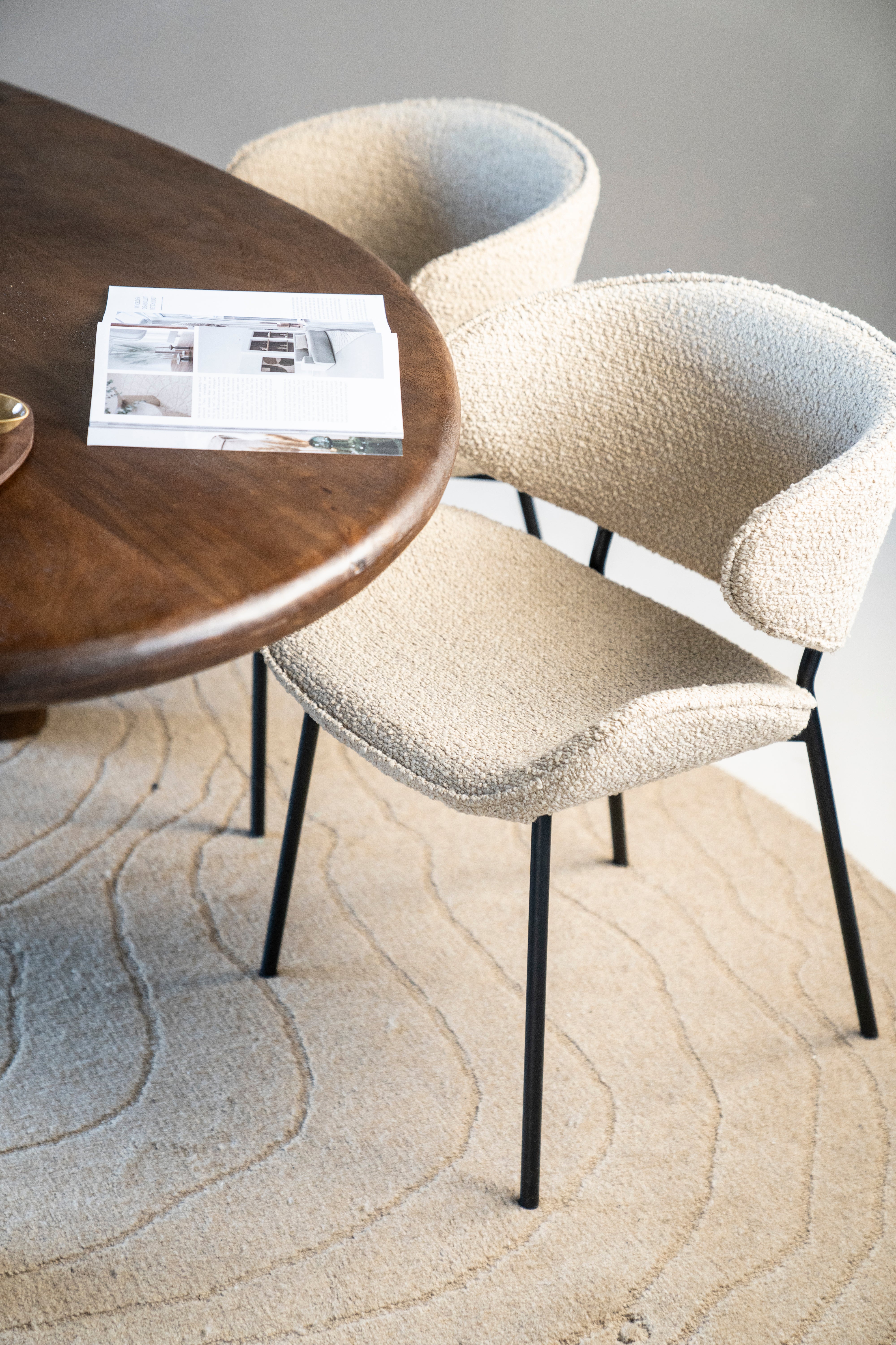 TESS Chair brown with black base