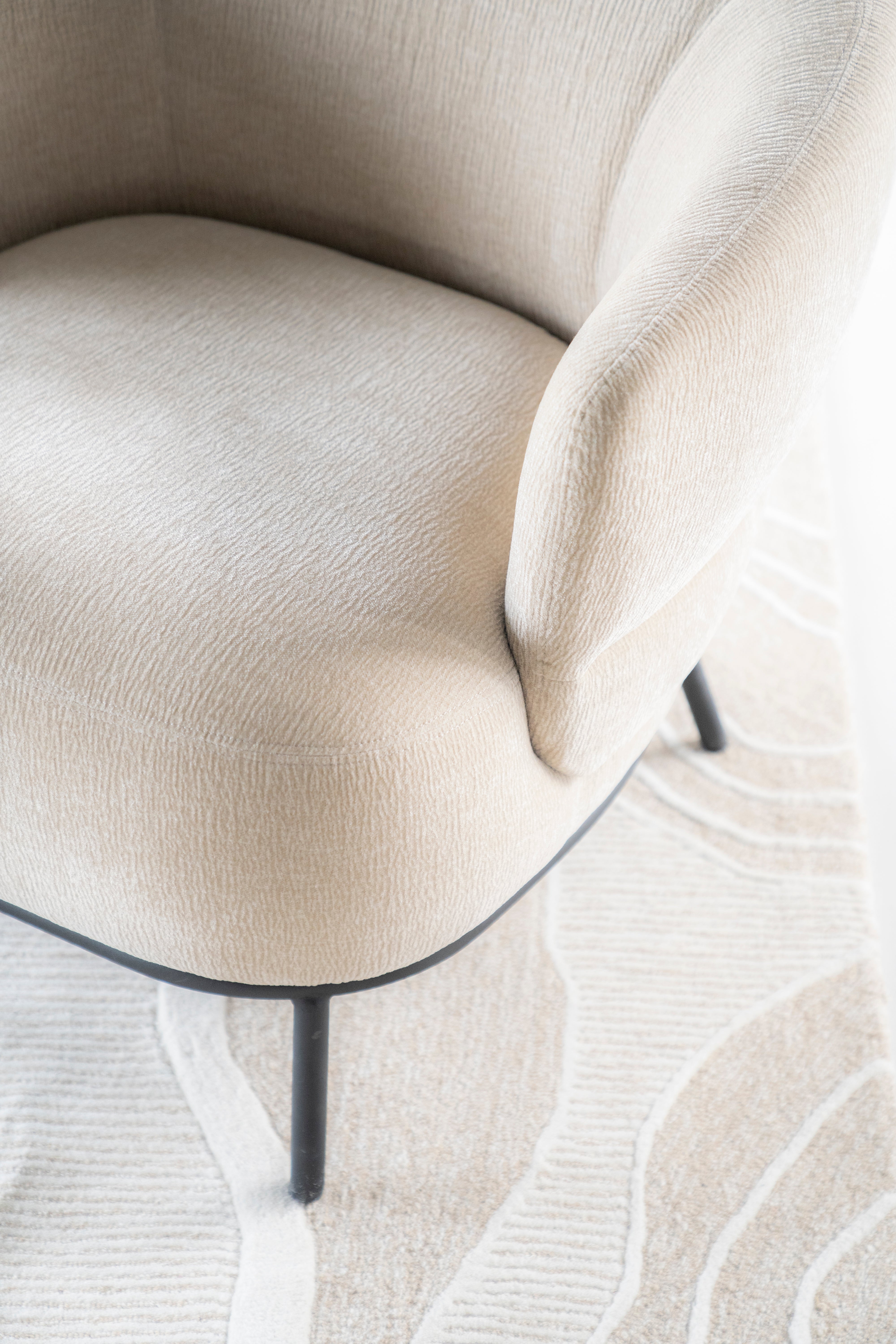 Sessel DAVID beige mit schwarzem Gestell
