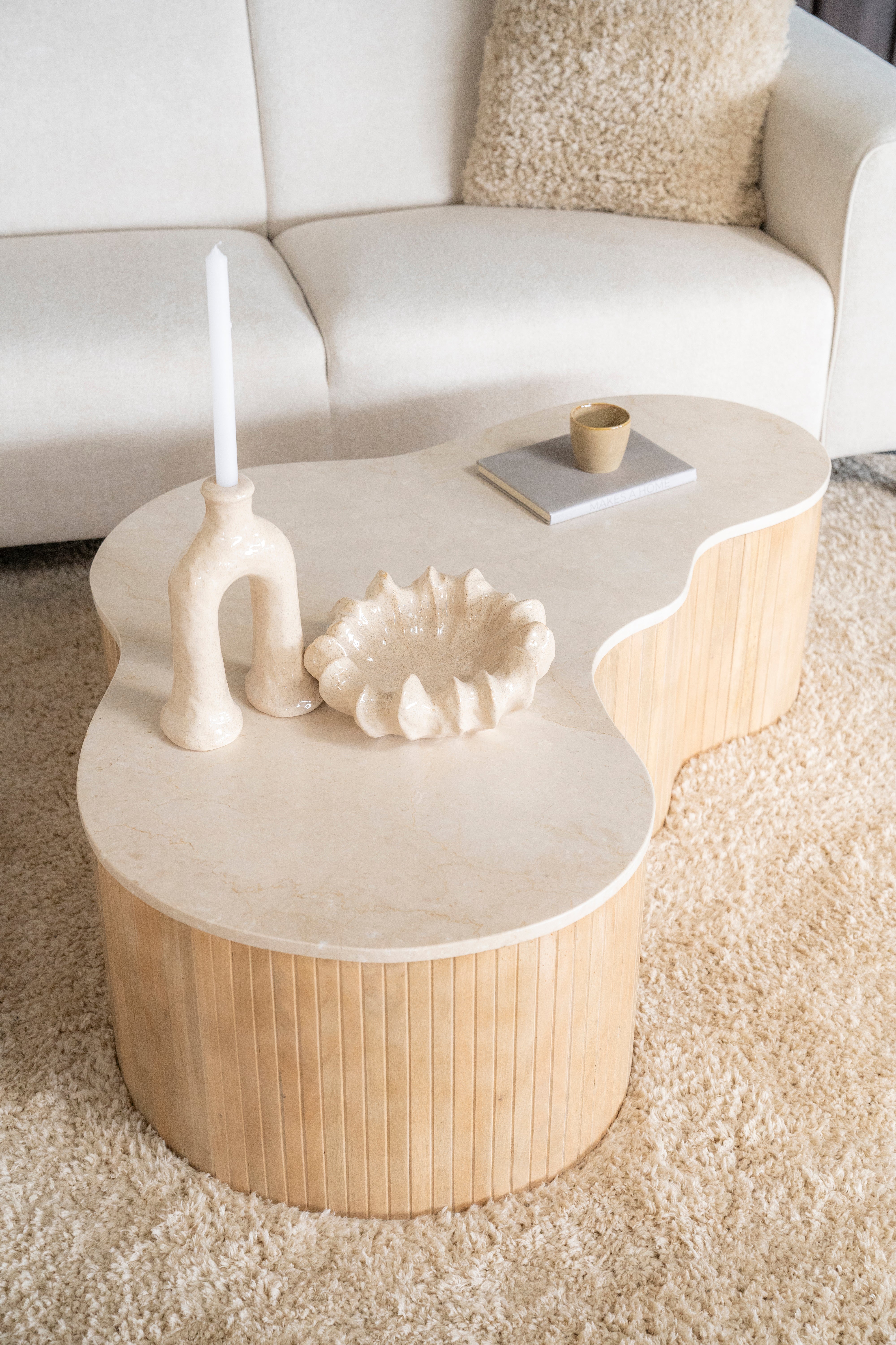 KIRA Couchtisch aus Mangoholz mit Marmorplatte