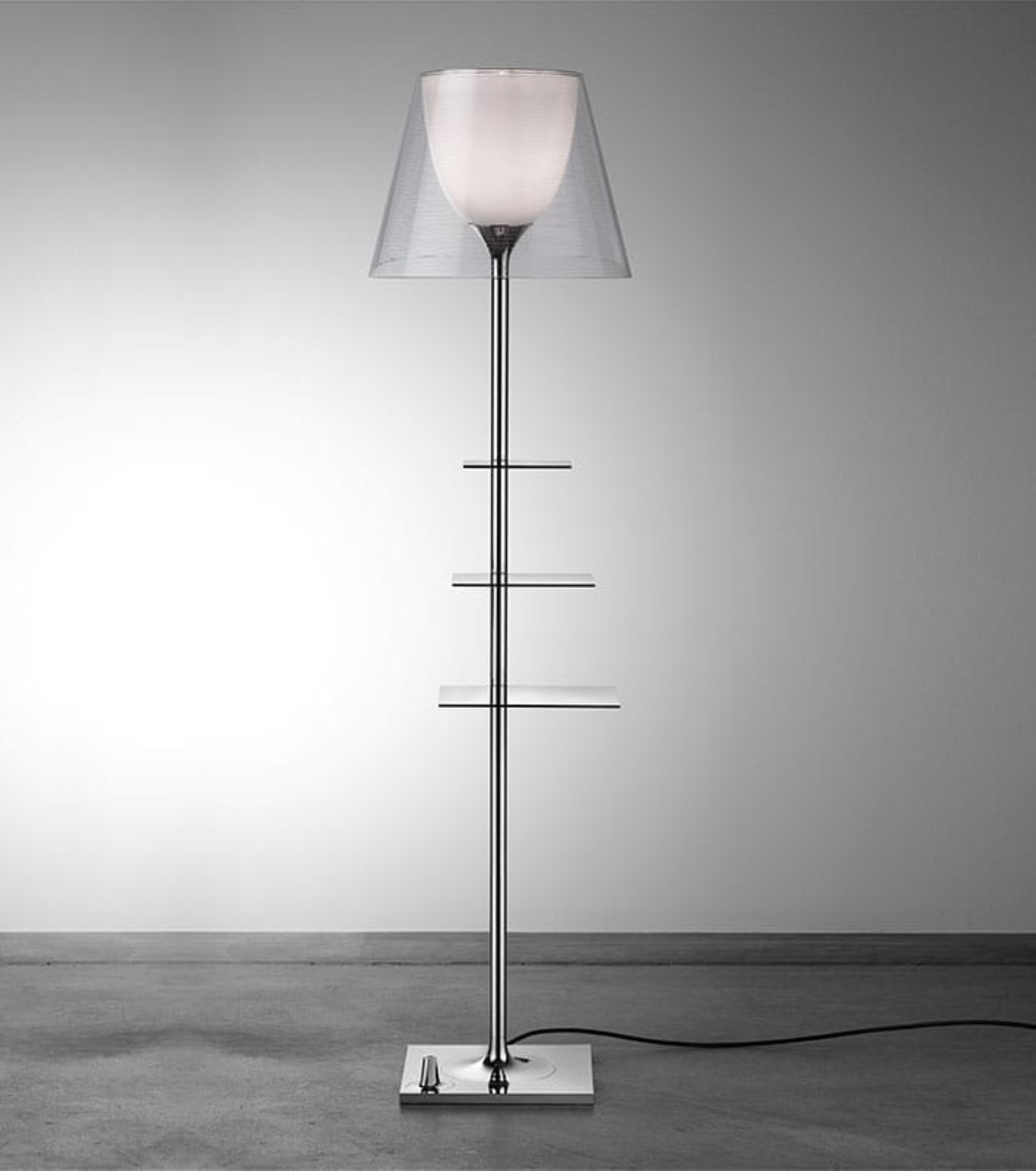 Stehlampe BIBLIOTHEQUE NATIONALE silber mit transparentem Schirm