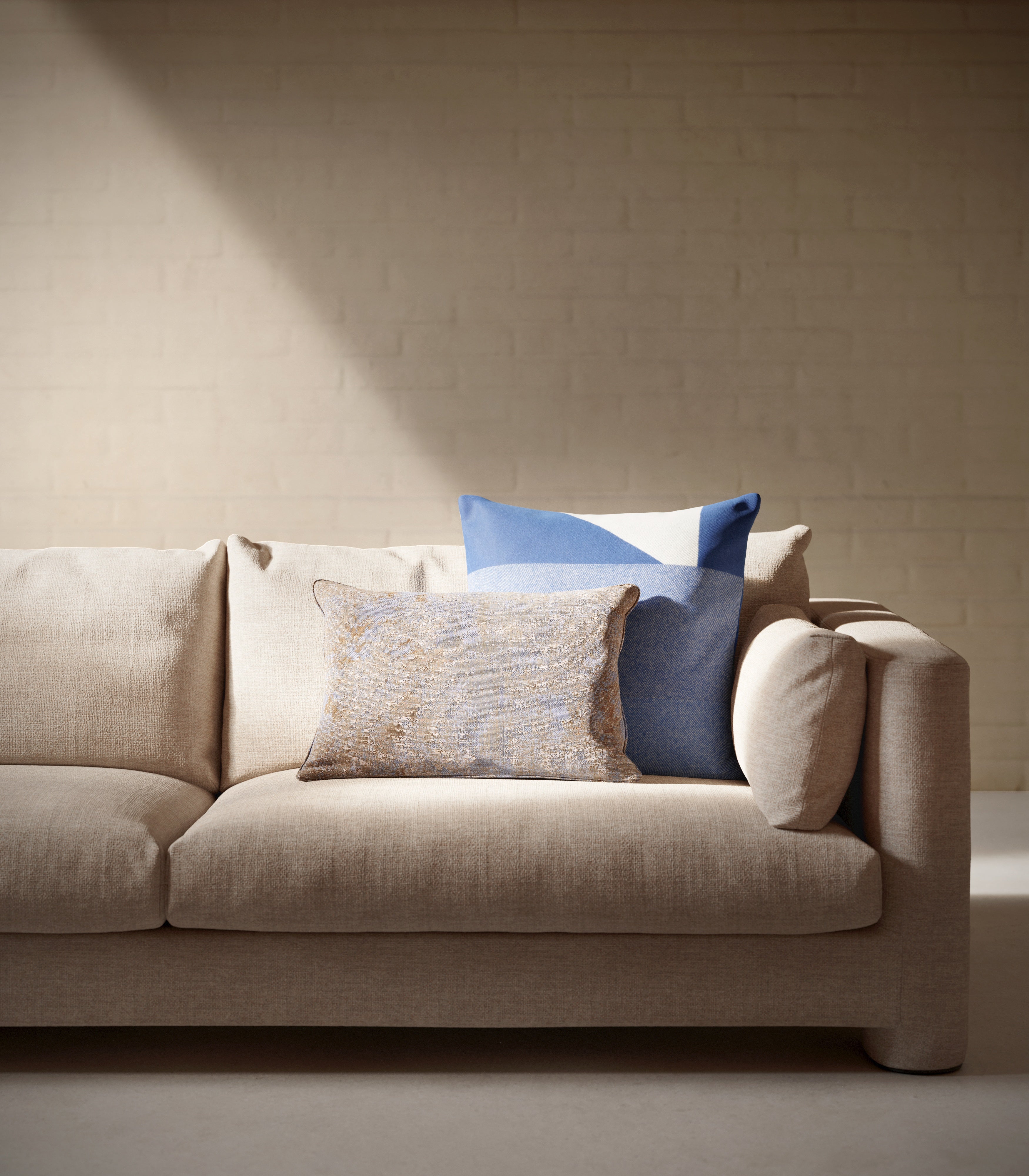 PIPED Kissen beige mit braunem