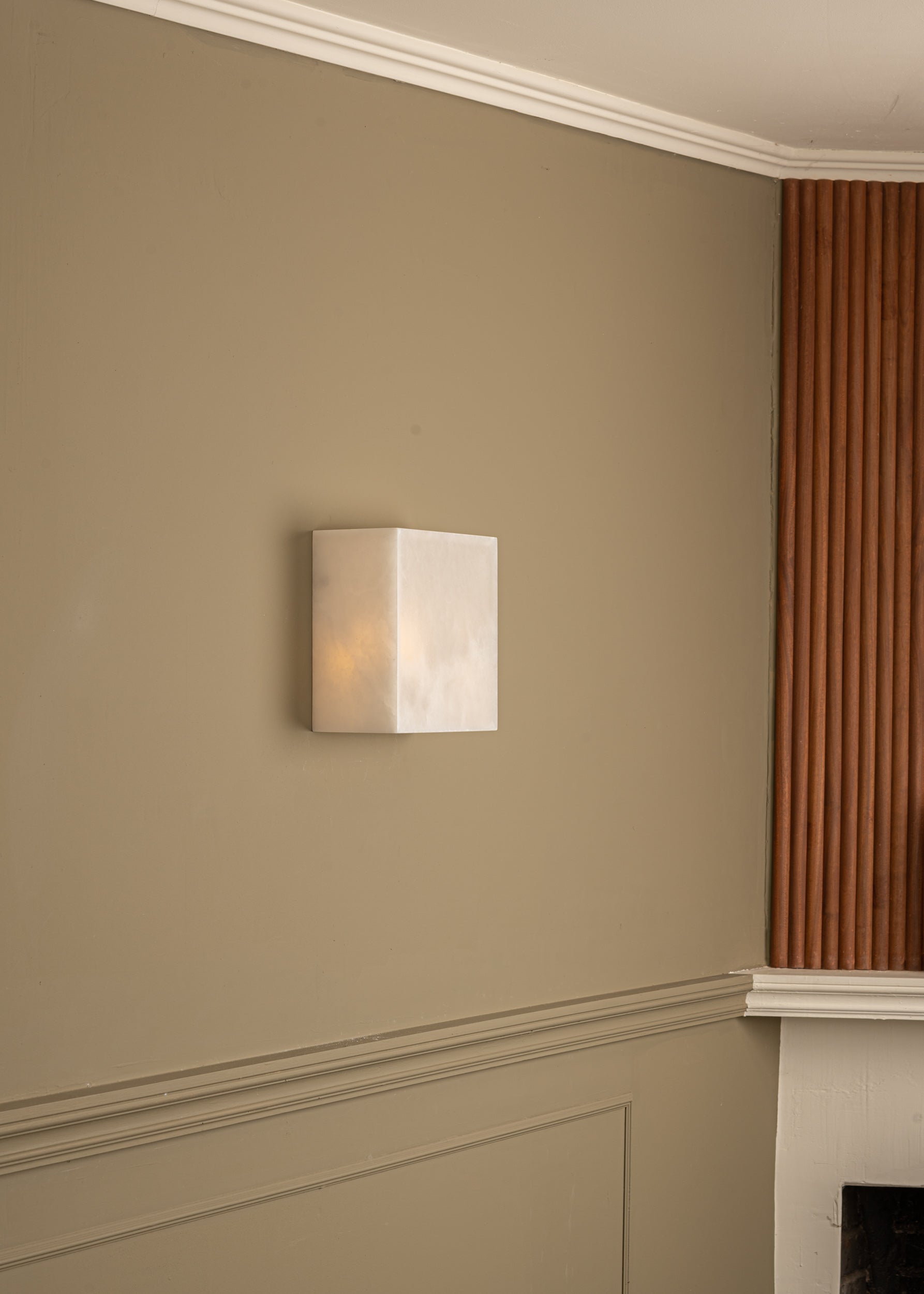 FRENE Wall Lamp White Alabaster