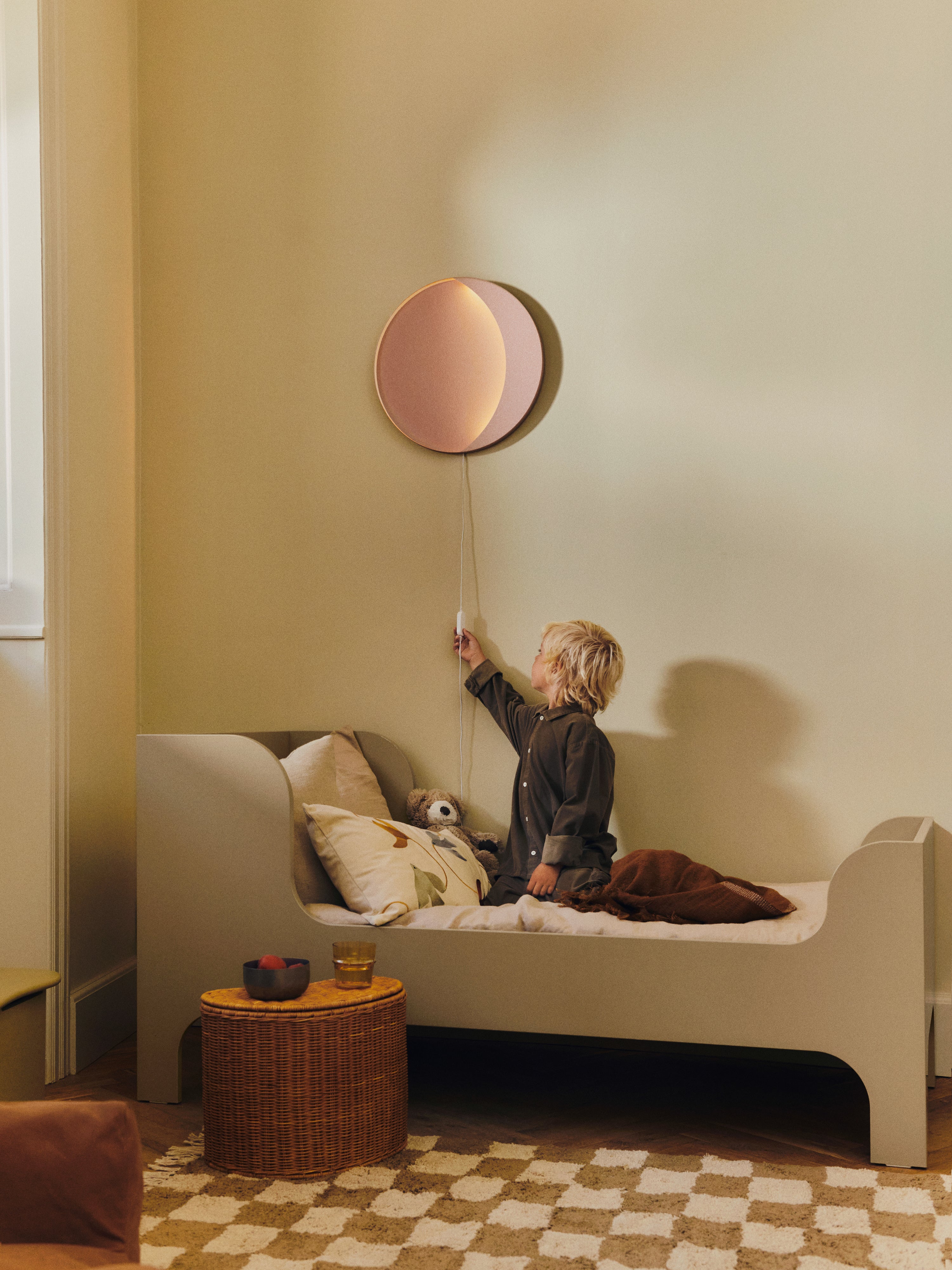 NEBA pink wall lamp