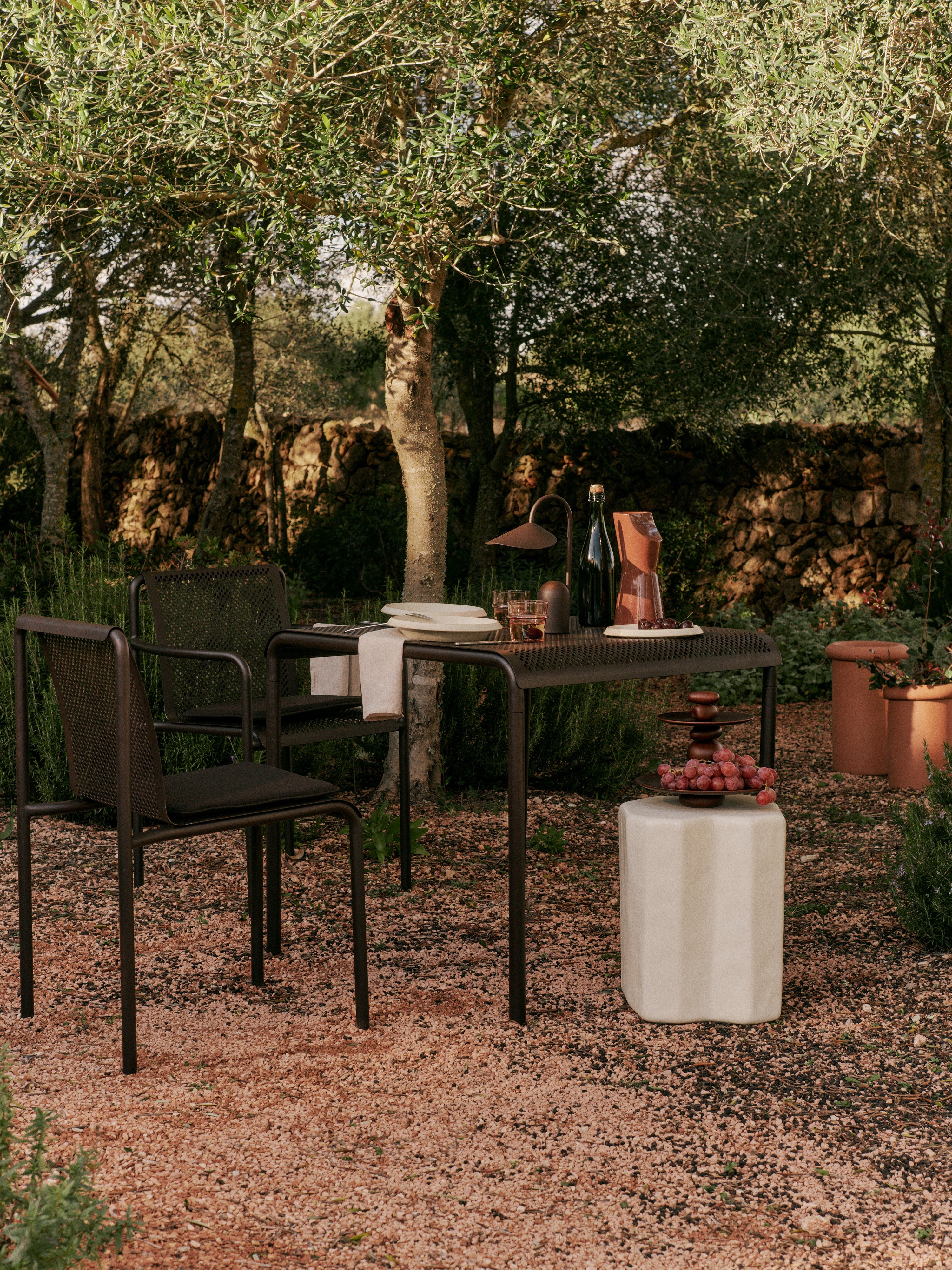 Tisch quadratisch DAPPLE dunkle Schokolade