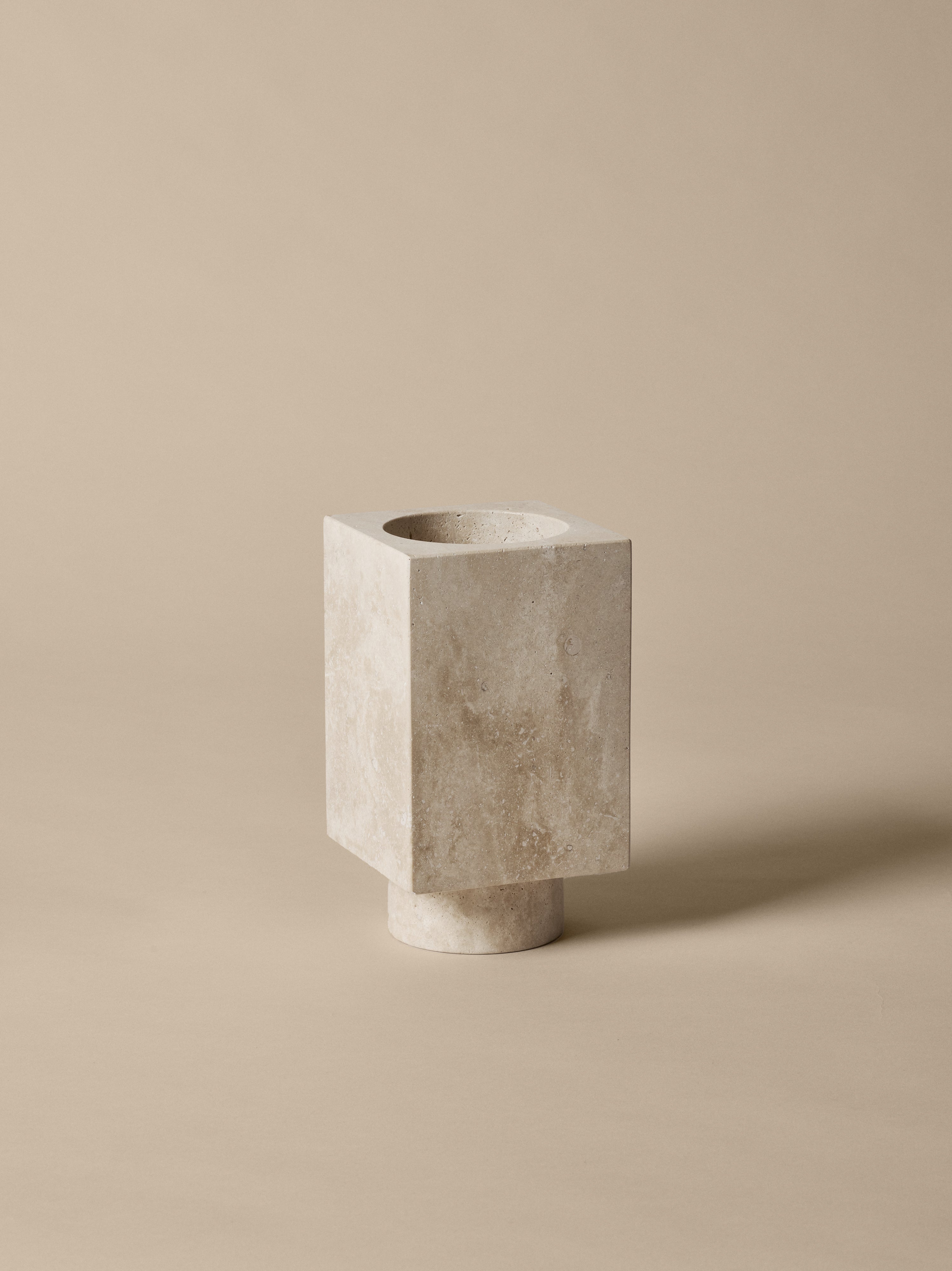 Wazon HEW trawertyn – styl minimalistyczny