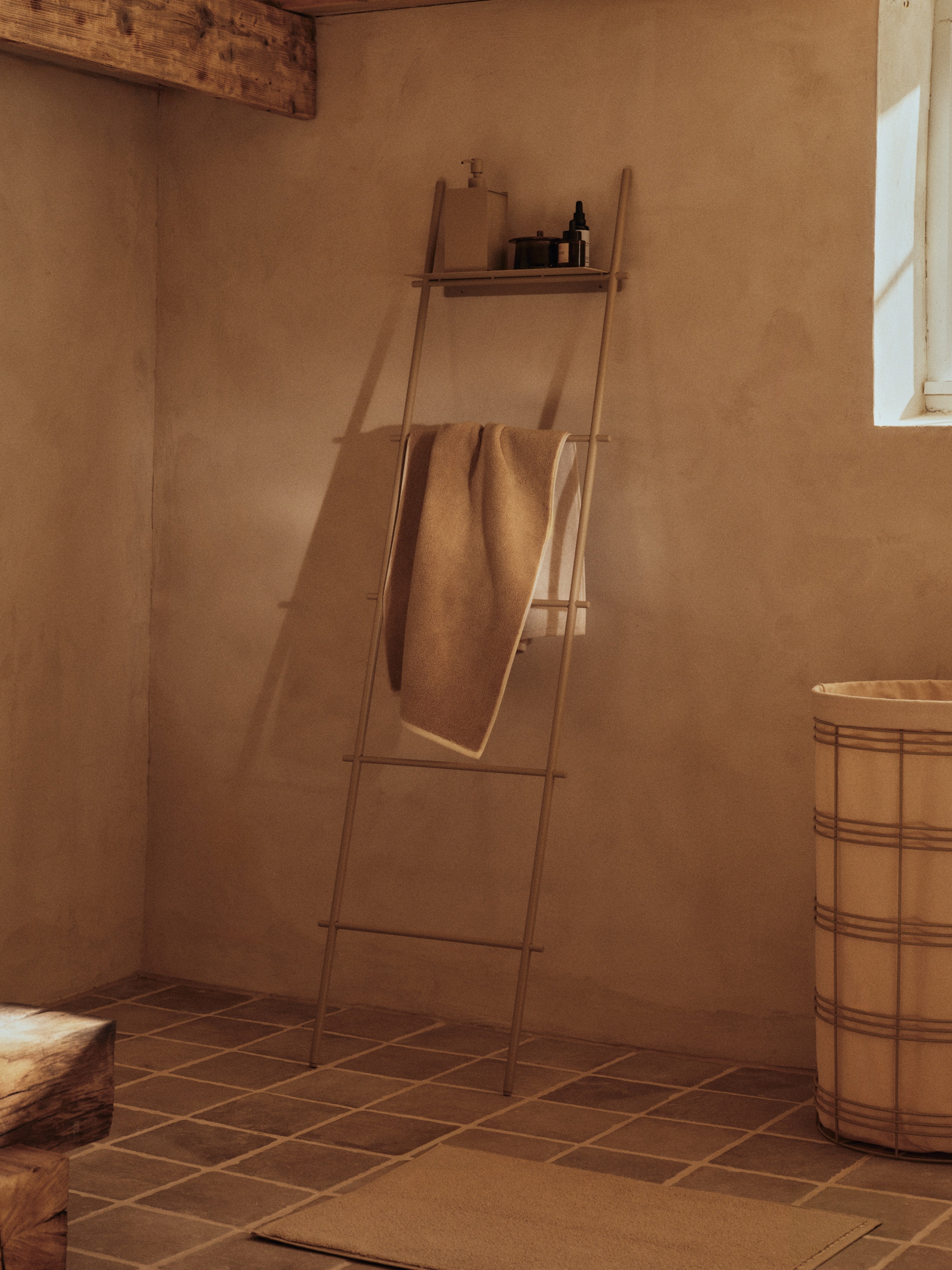 DORA Beige Towel Rack