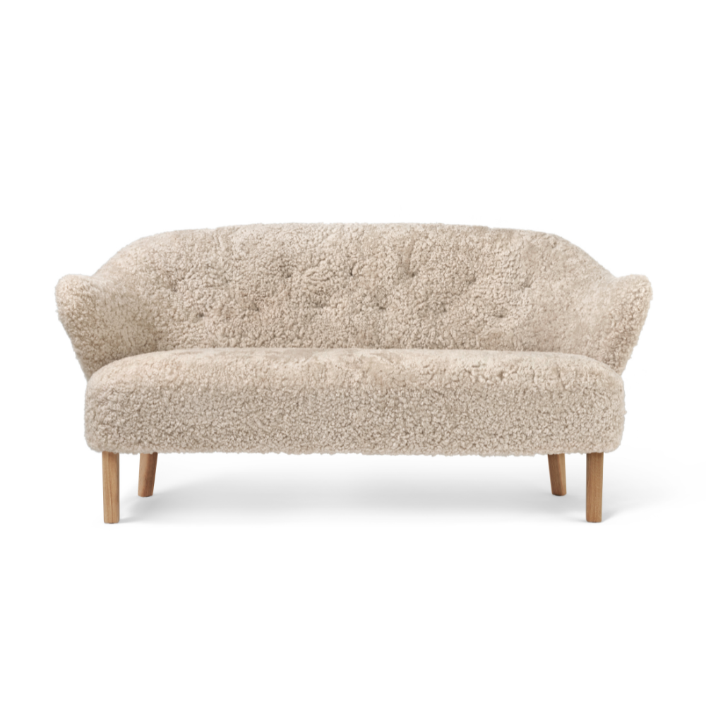 Sofa INGEBORG Schafsleder mit Eichenbasis
