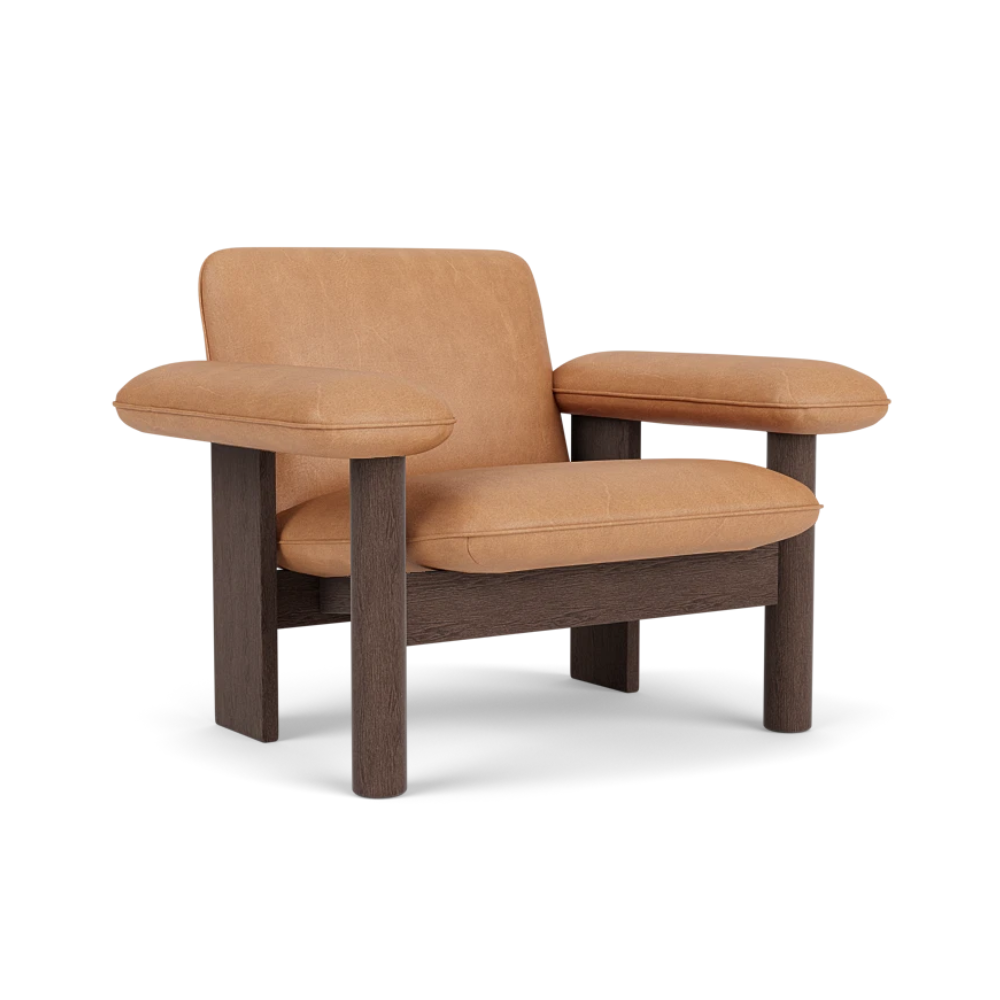 BRASILIA armchair in cognac leather with a dark oak base