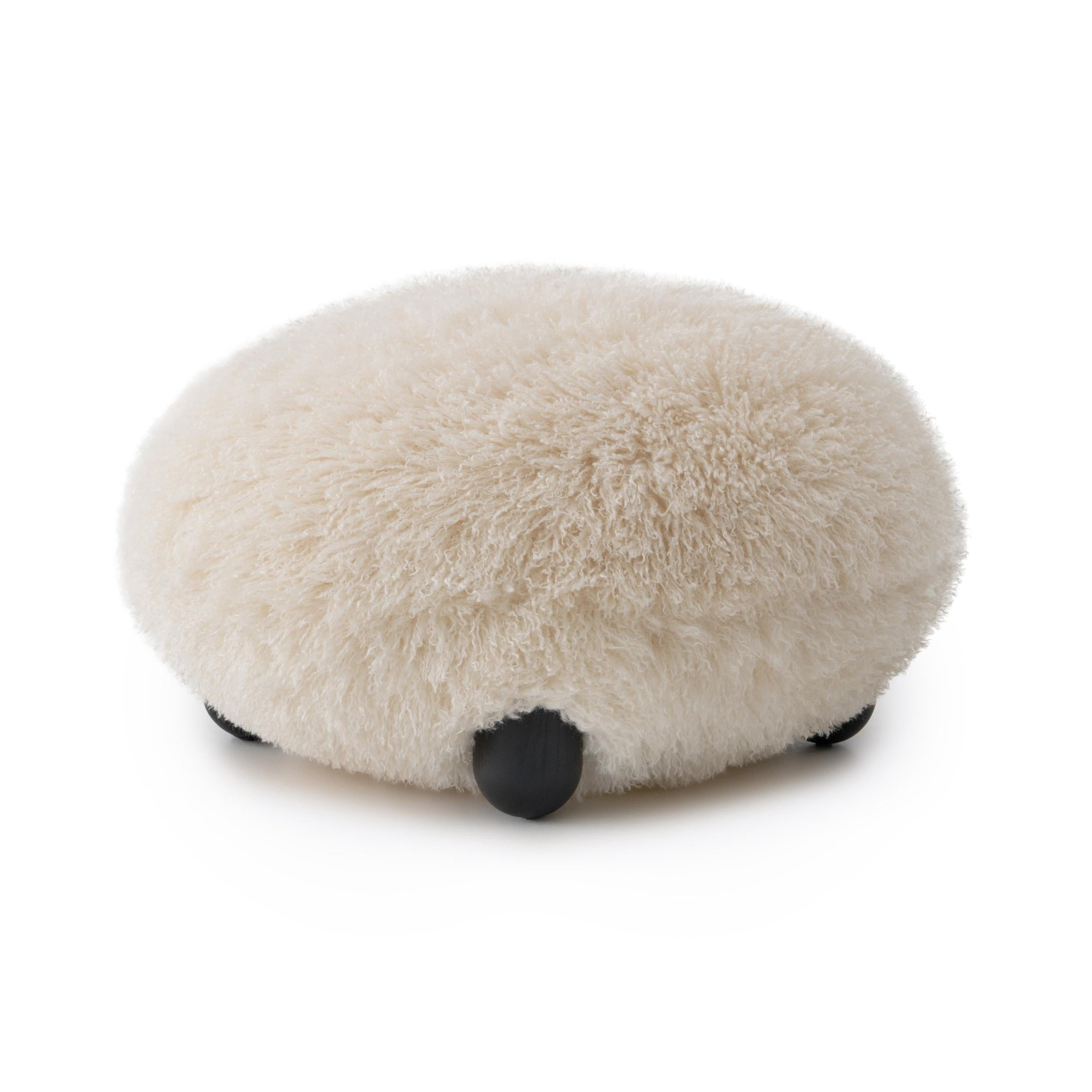 Puf FLOCK - FLUFFY EDITION sztuczne futerko z drewnianą podstawą – Noom