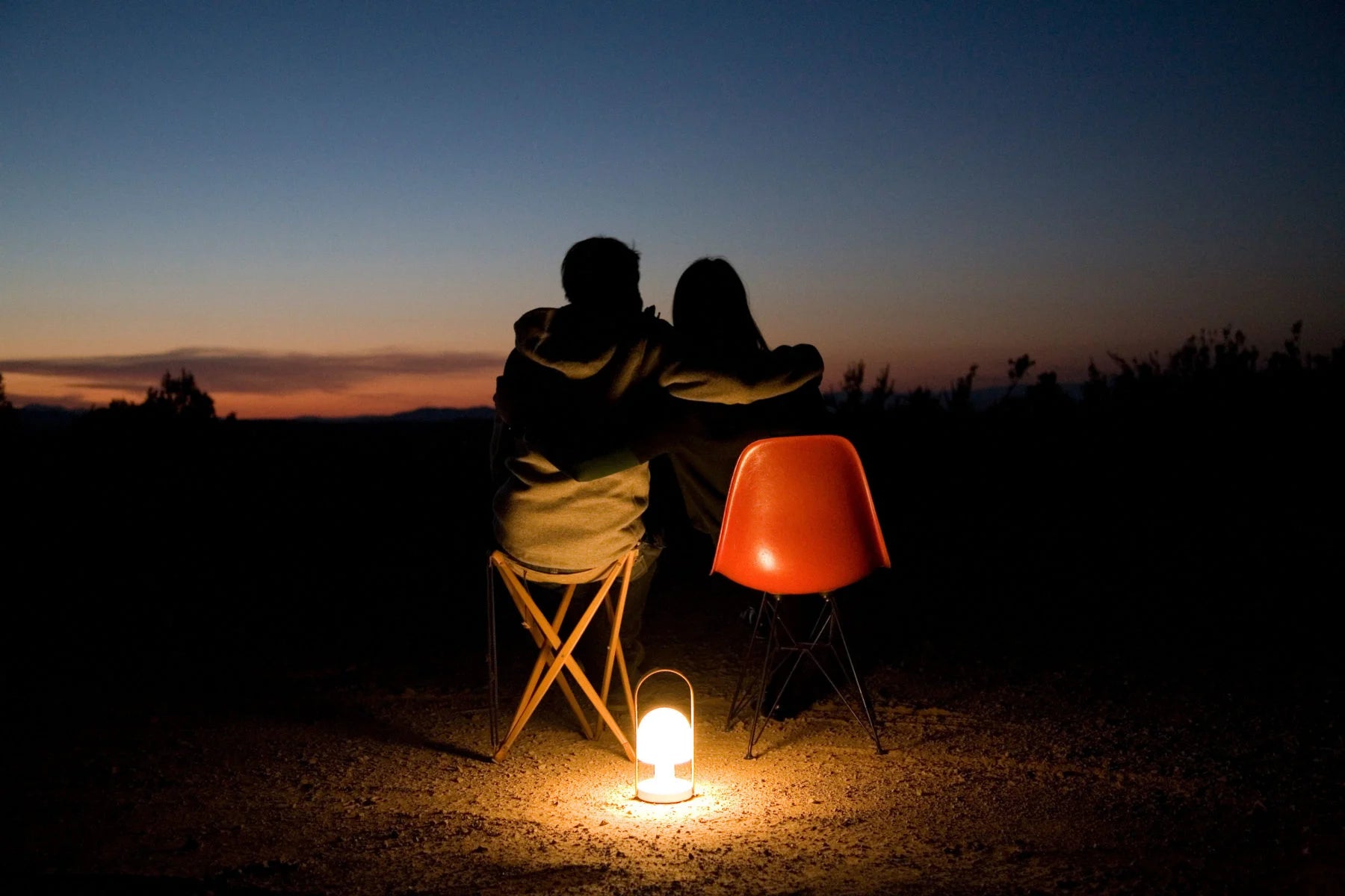 FOLLOWME Portable Lamp in White with Brown