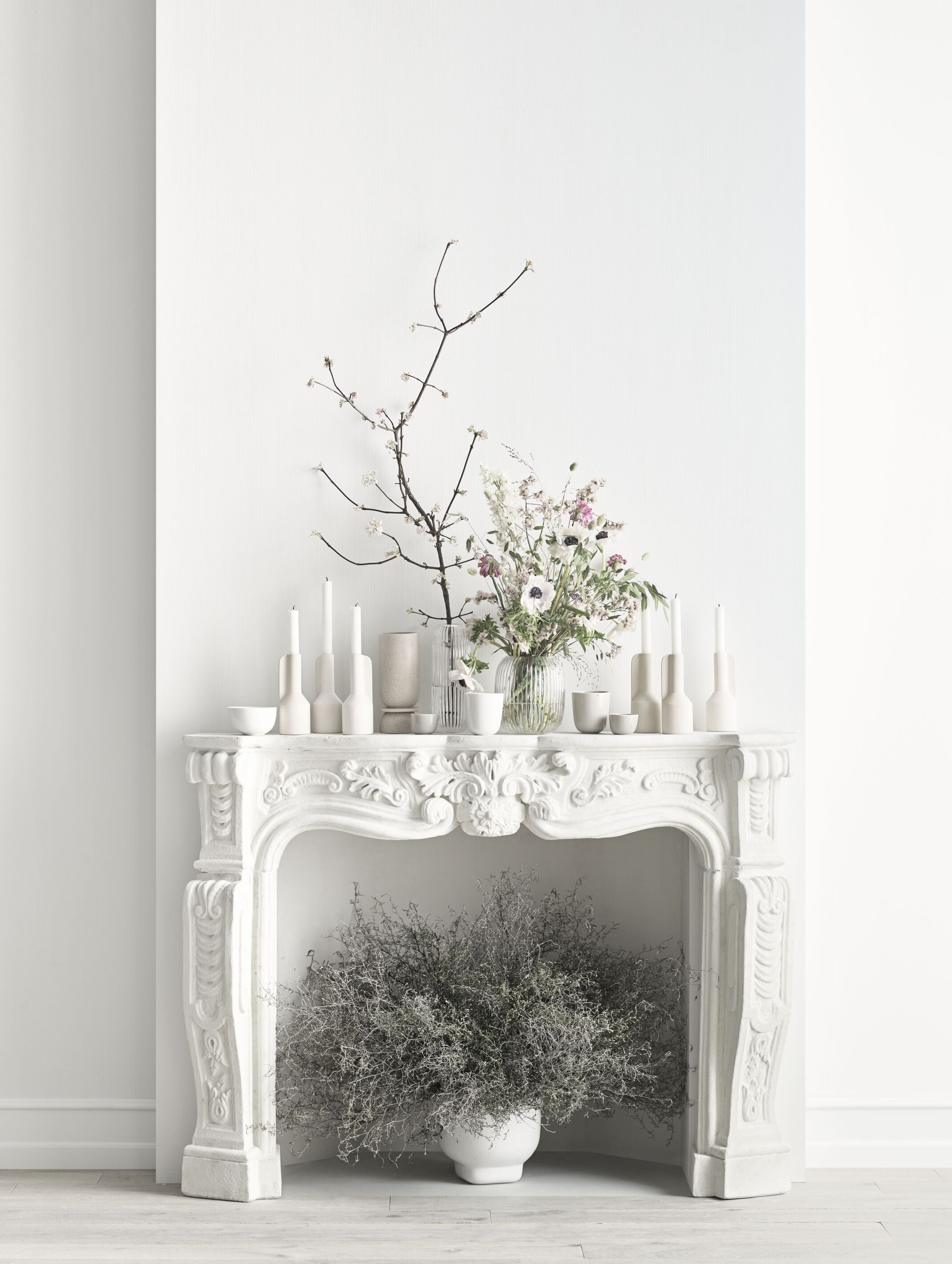 Cream fallen candlestick