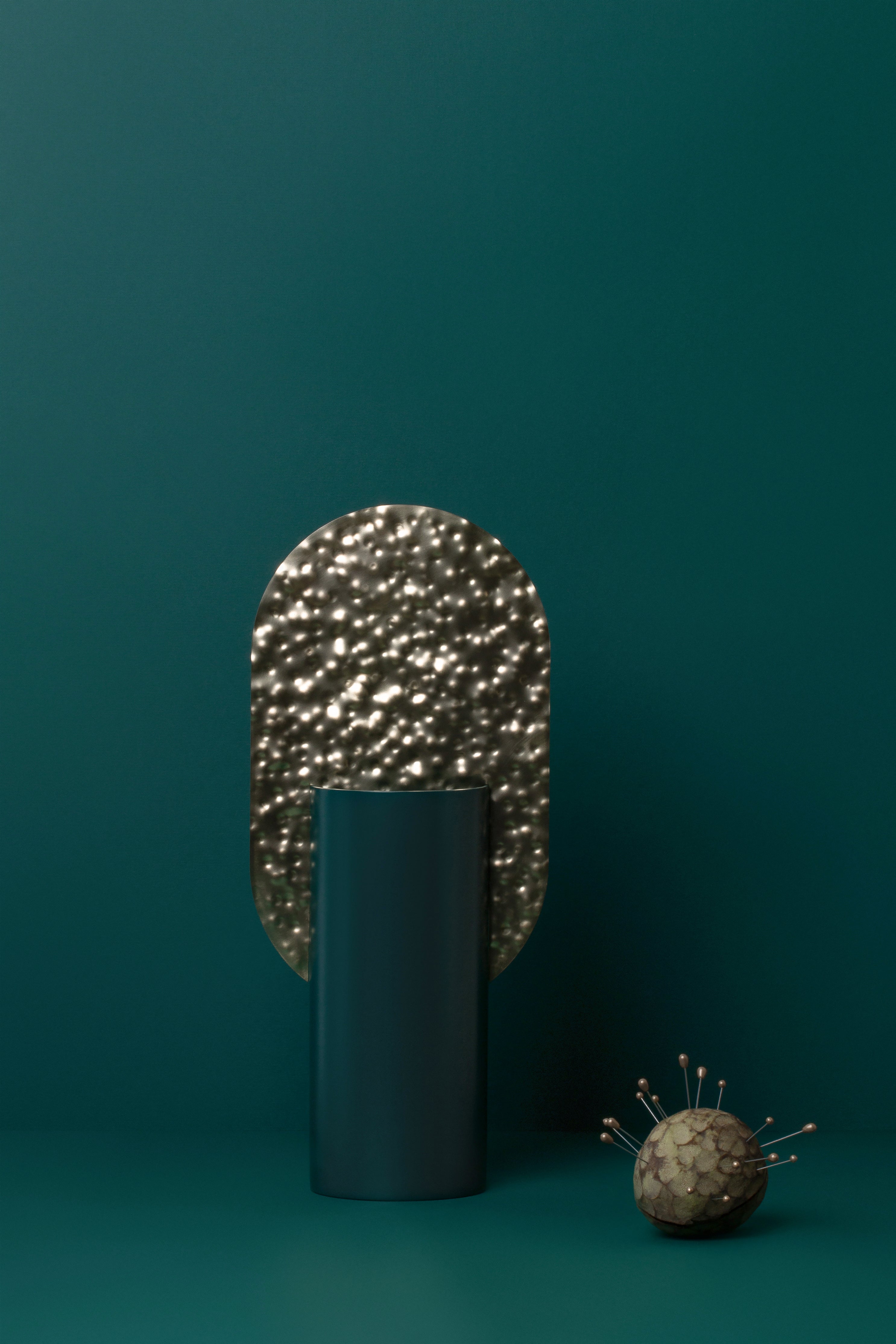 Vase GENKE - NUMMERIERTE EDITION grün mit Messing