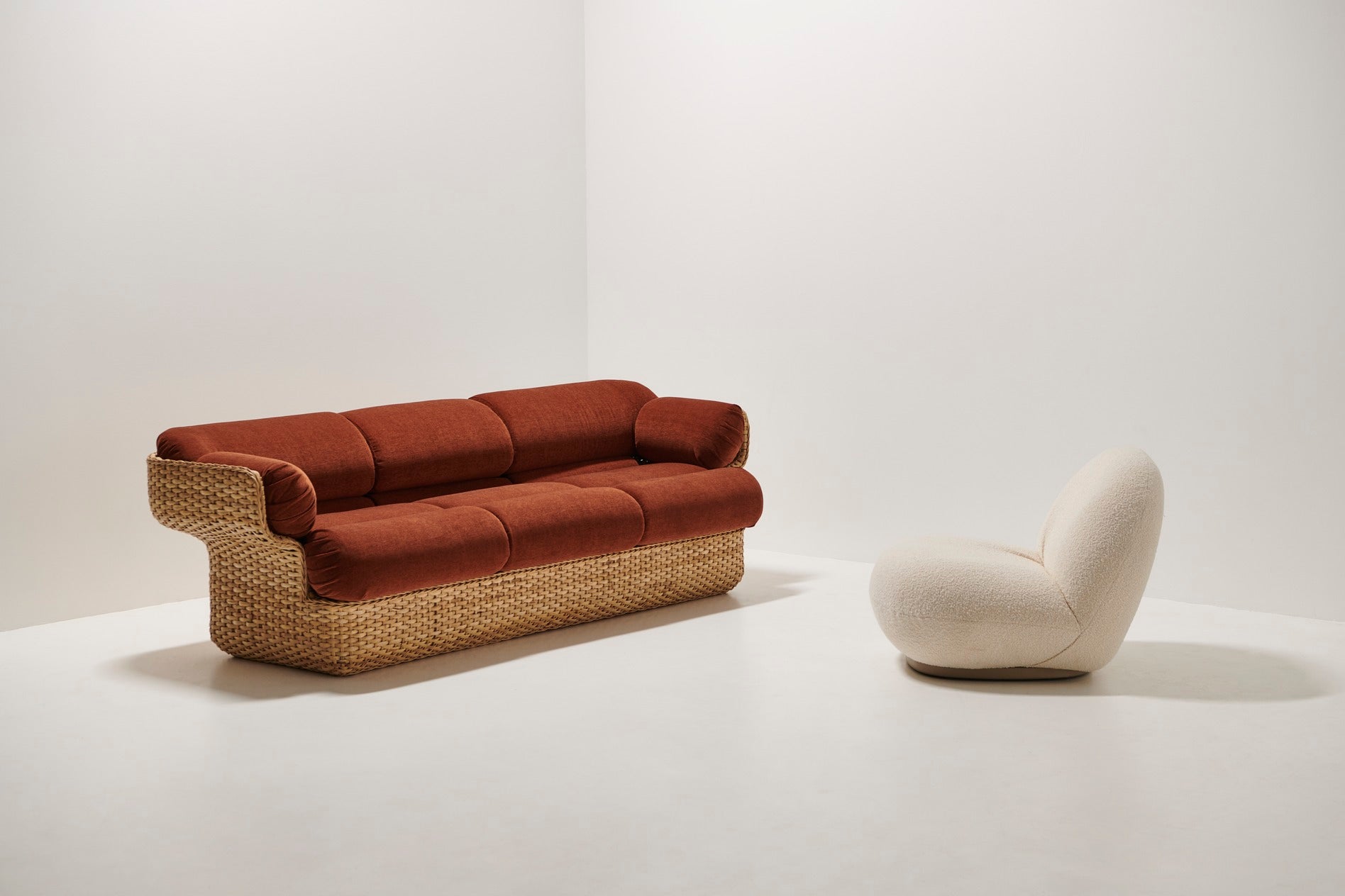 2-seater BASKET sofa in white with rattan