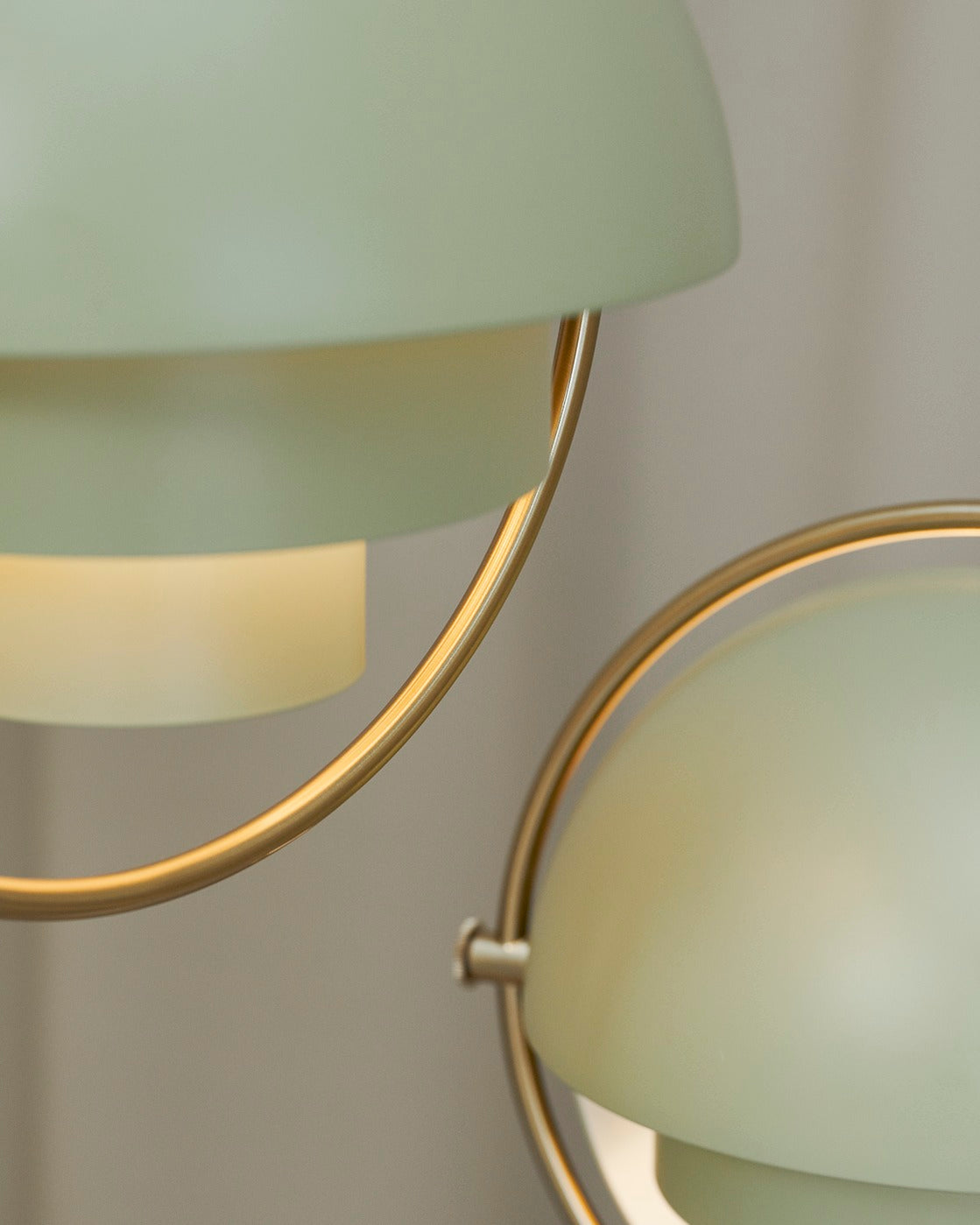 MULTI-LITE Pendelleuchte, graublau mit Messing