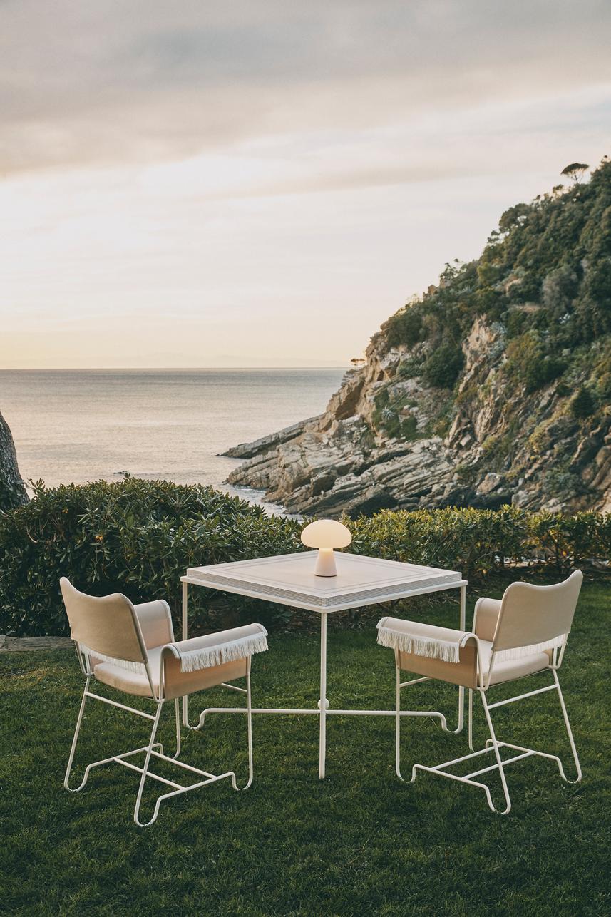 TROPIQUE garden table white steel
