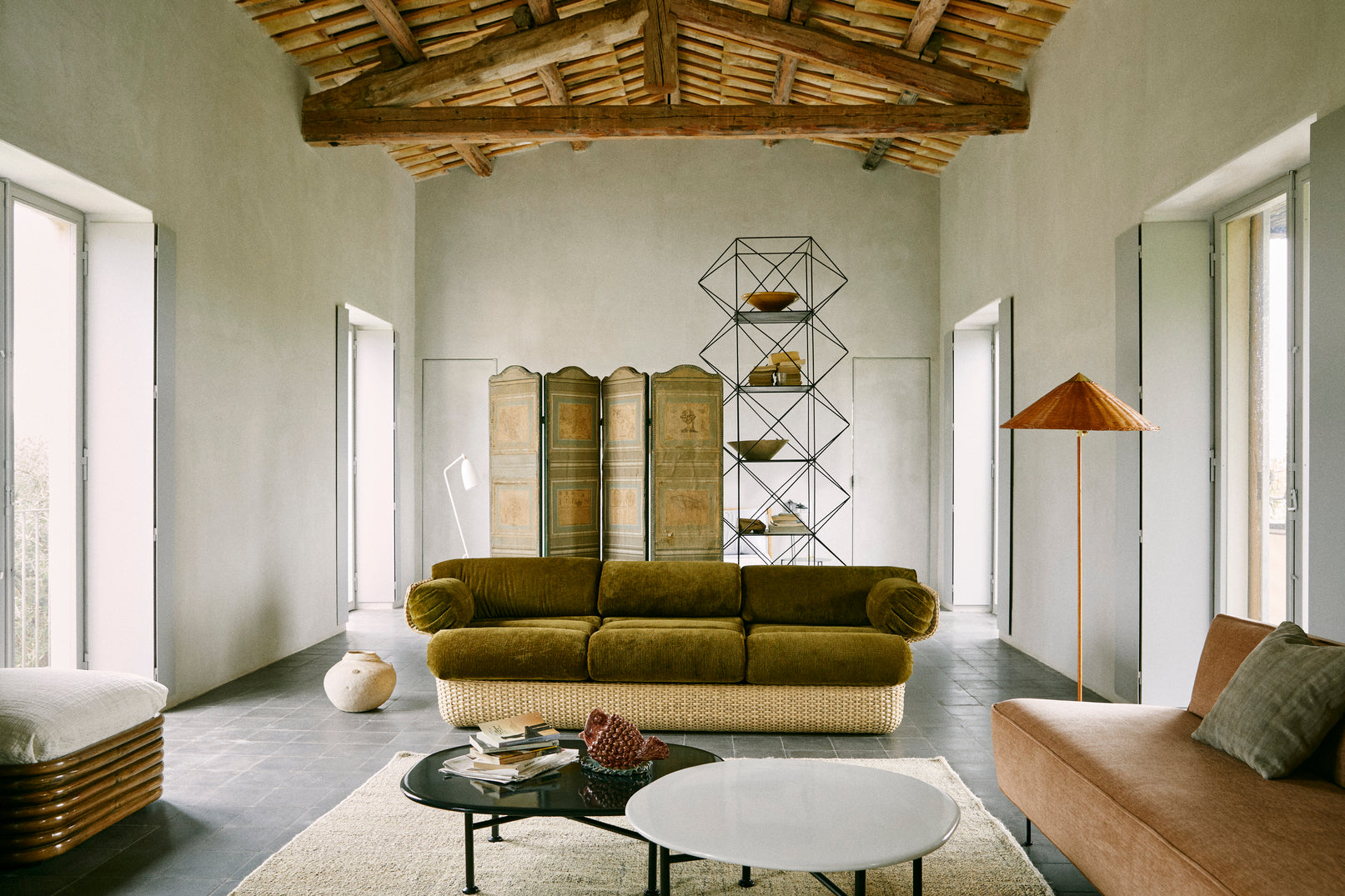 2-seater BASKET sofa in white with rattan