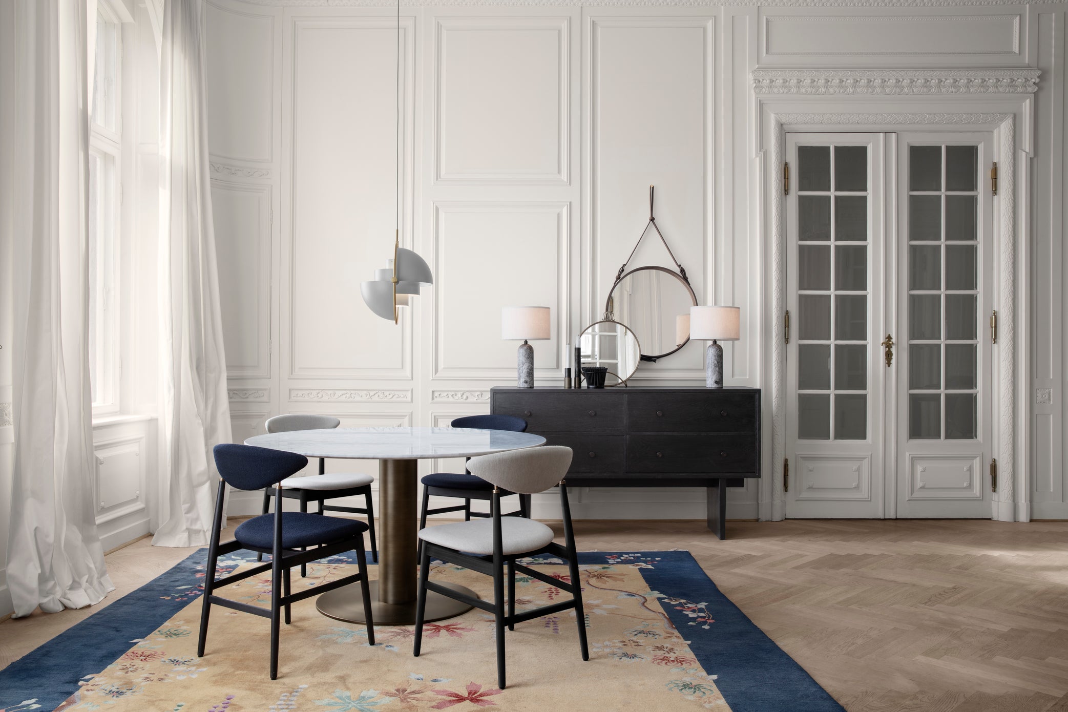 Round table 2.0 green marble with black base