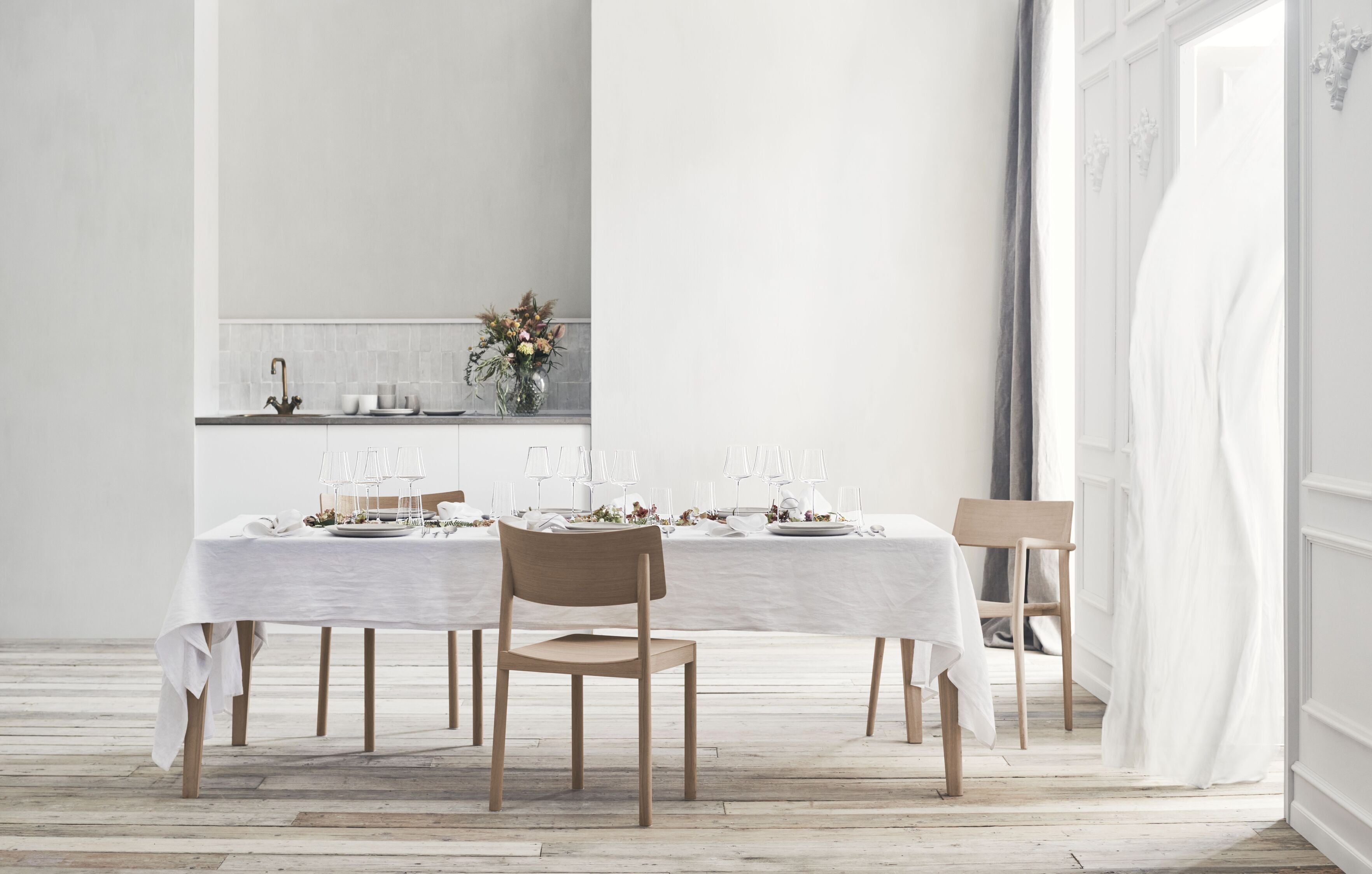 Anmutiger Tisch gebleichtes Eichenholz