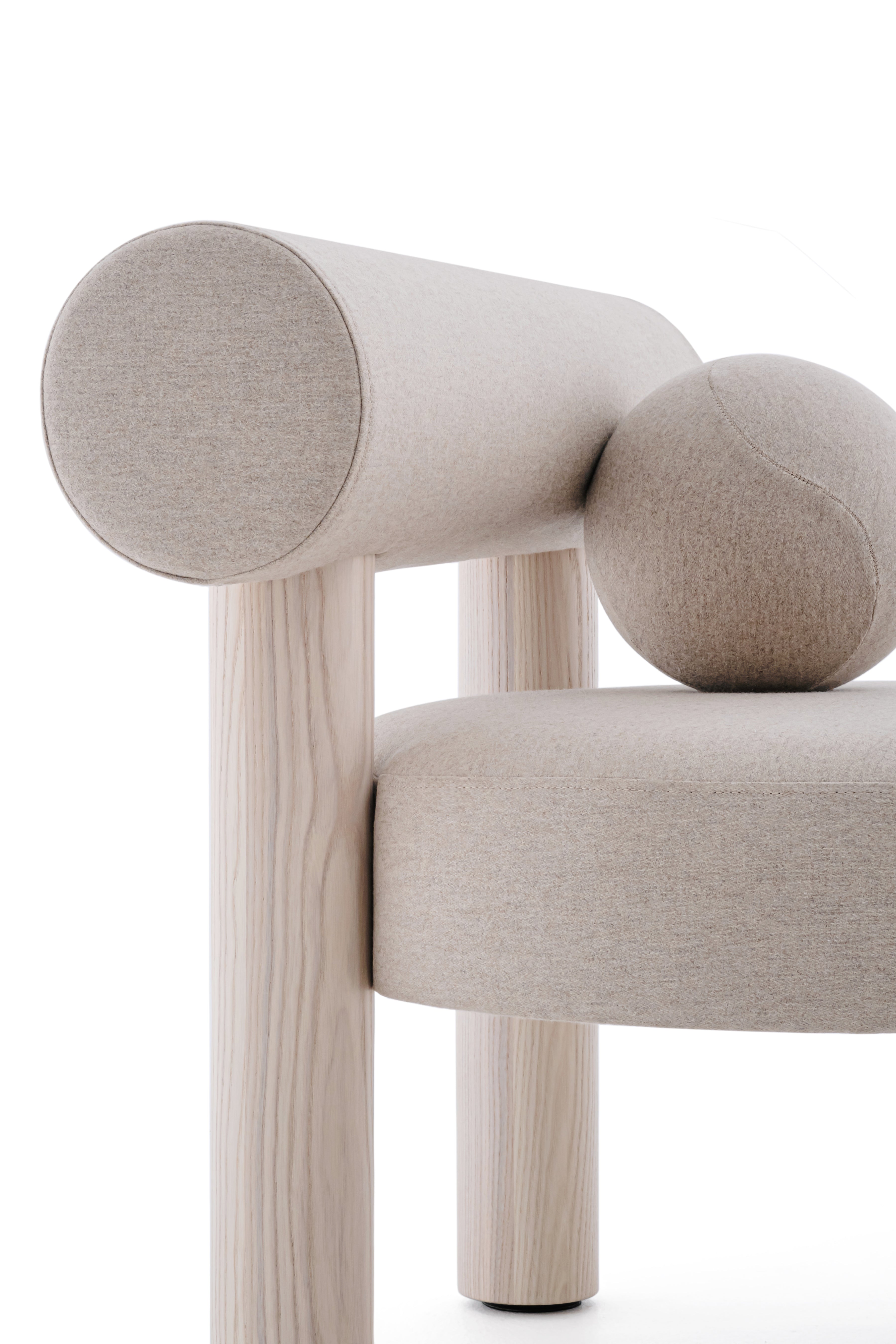 Sessel GROPIUS CS2 gepolstert mit Holzgestell