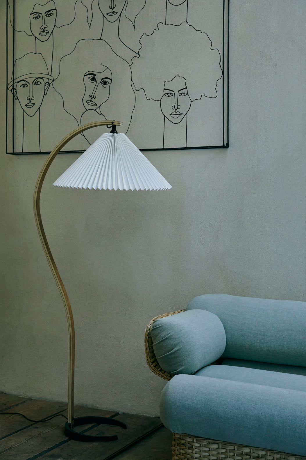 2-seater BASKET sofa in white with rattan