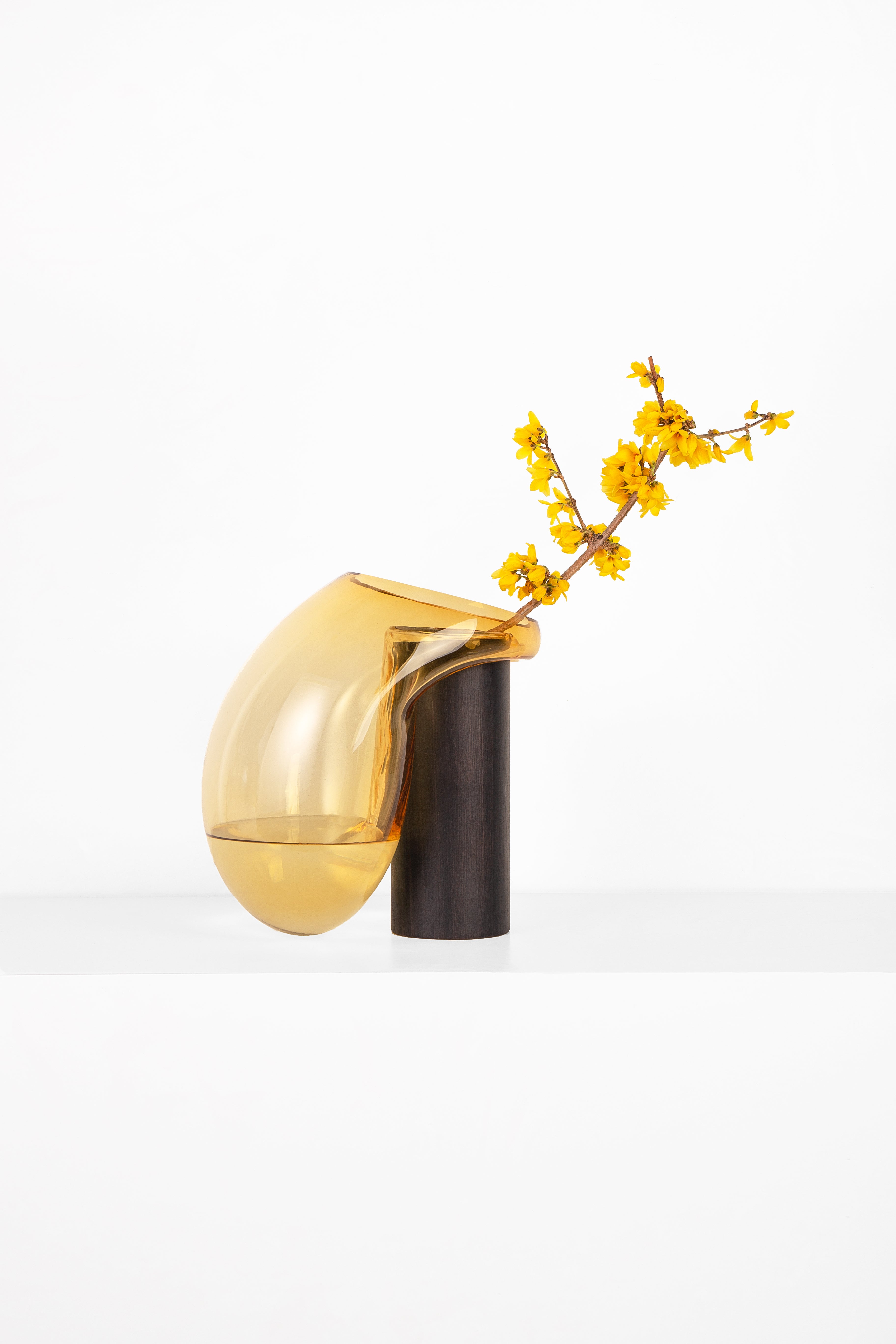 Vase GUTTA BOON bernsteinfarben mit Schwarz
