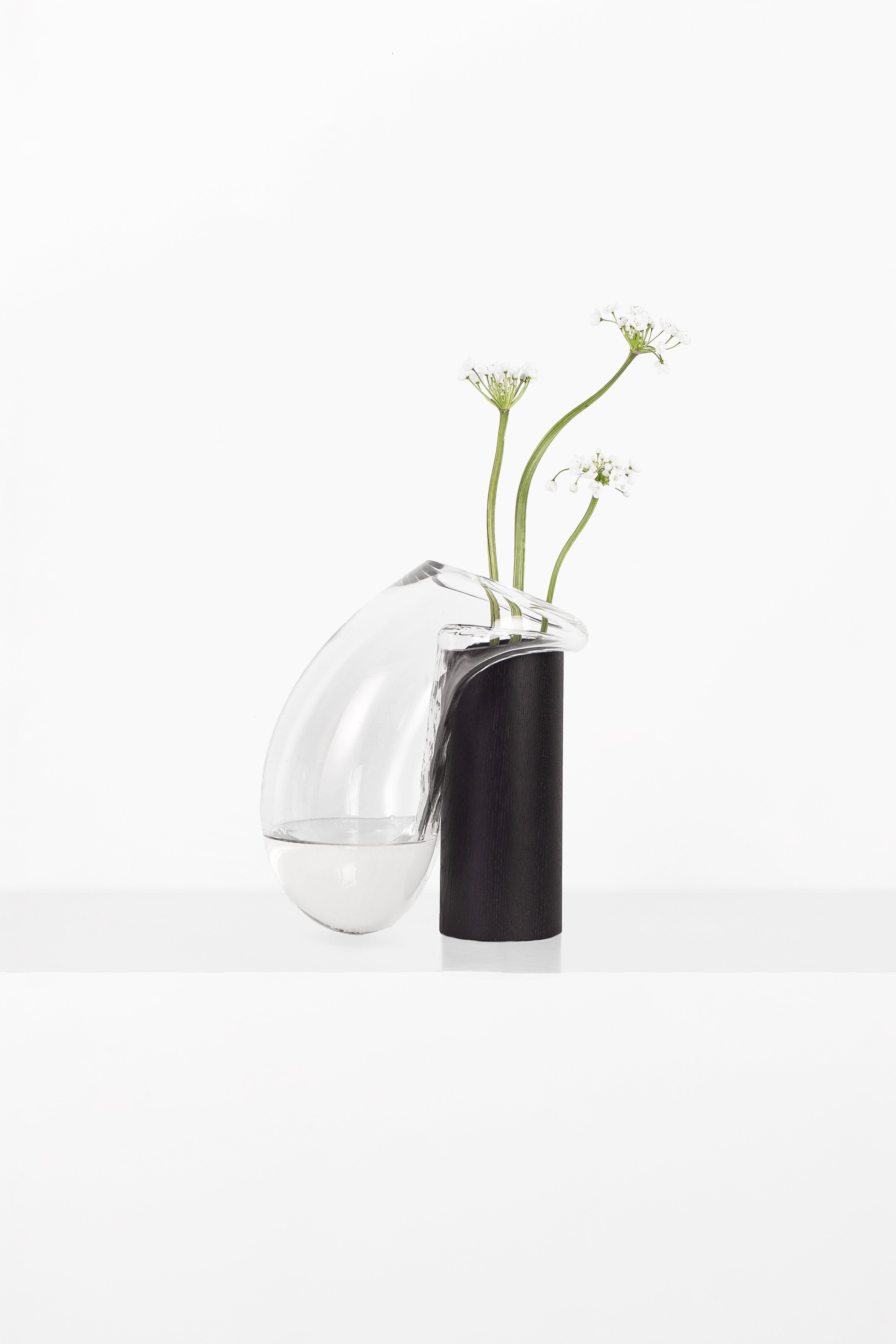 GUTTA BOON vase glass with black