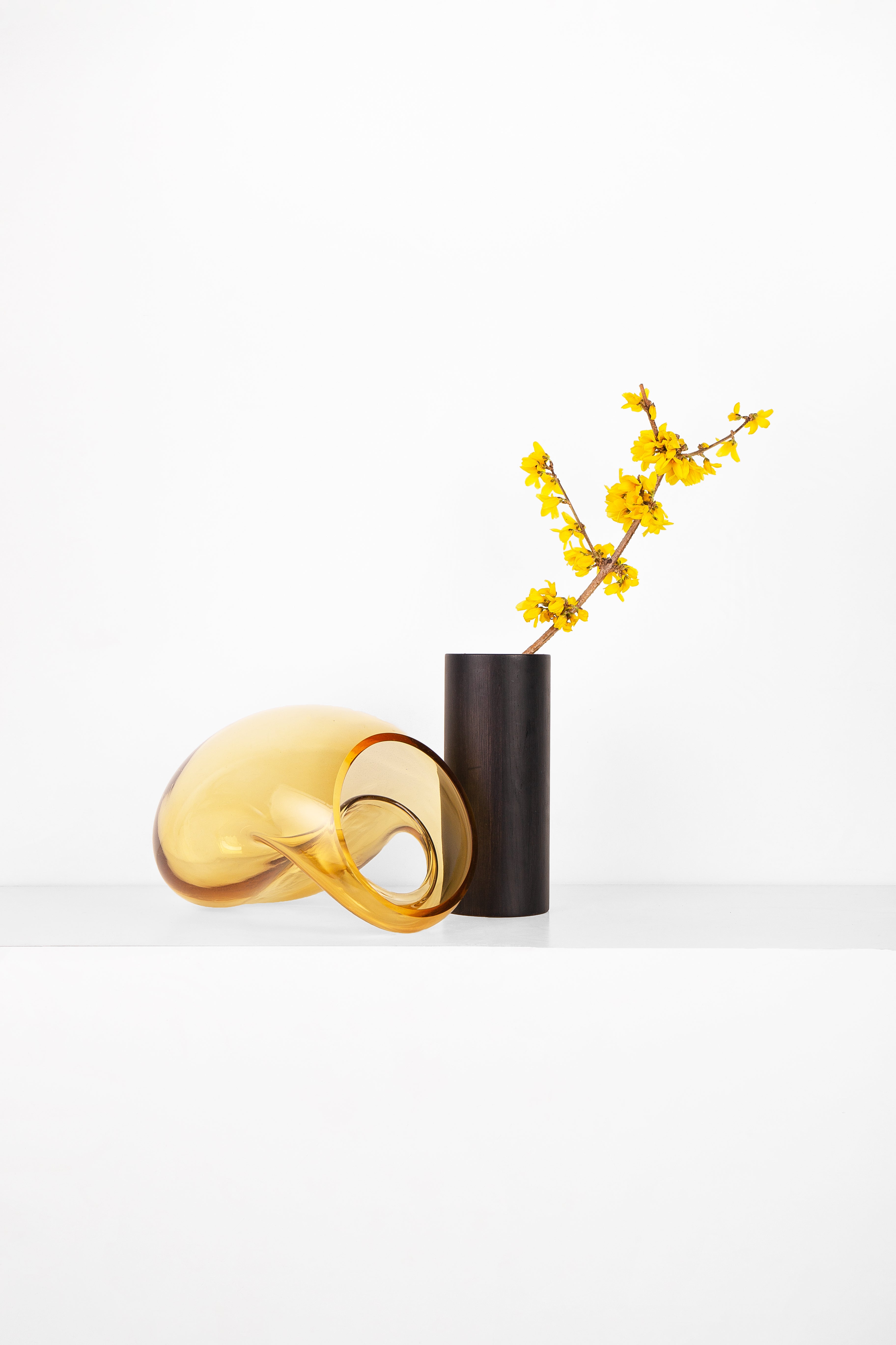 Vase GUTTA BOON bernsteinfarben mit Schwarz
