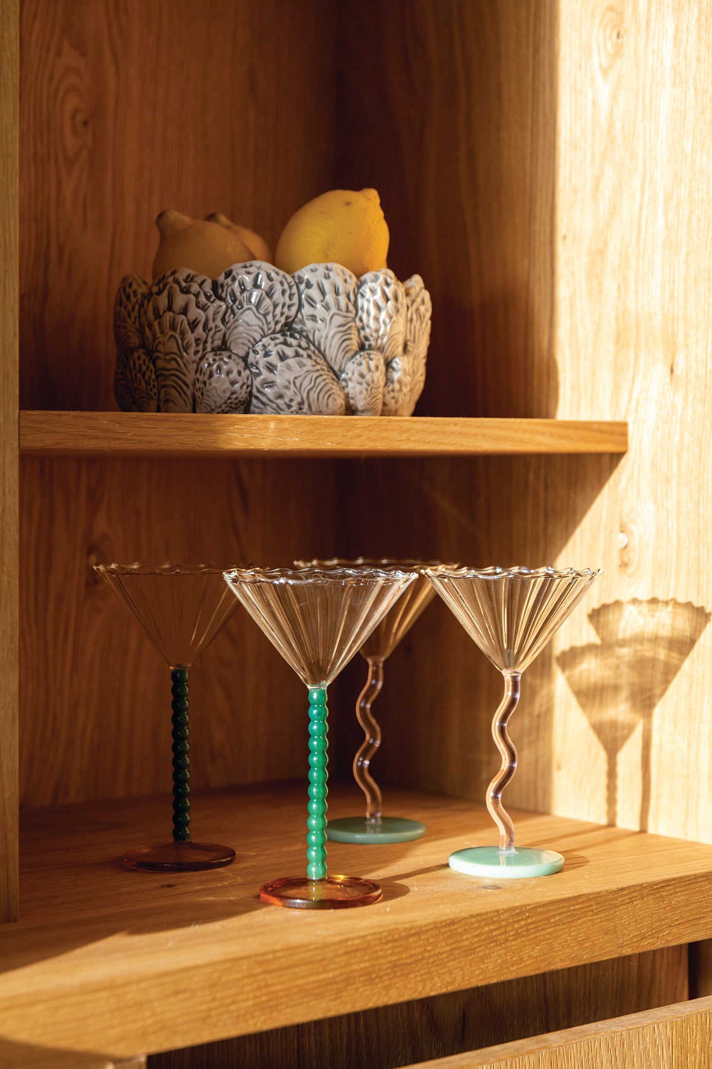 Set aus Glasbechern CURVE rosa mit grün