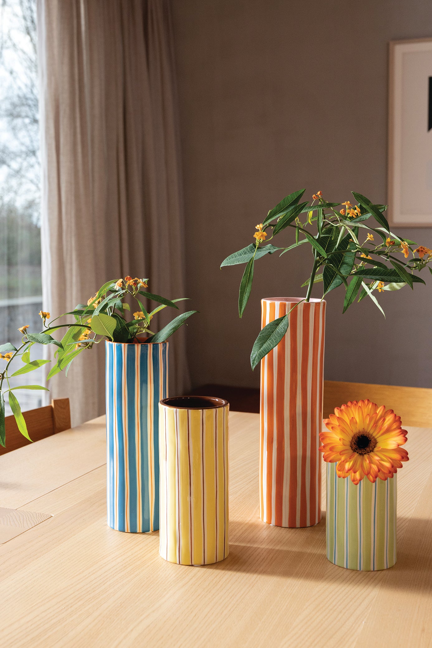 Vase RAY gelb mit braun und weiß