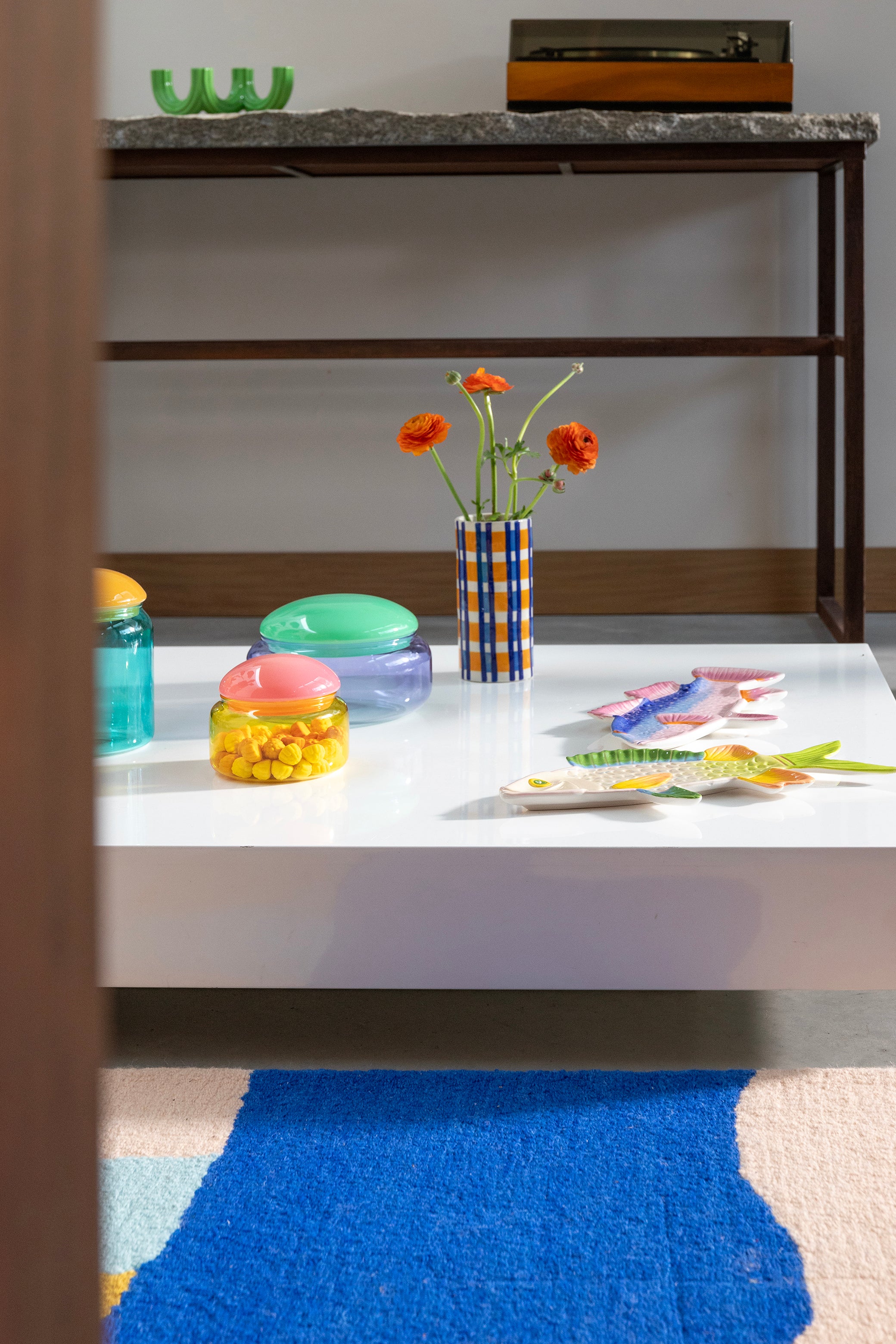 CLASH CHECK vase in white with orange and blue