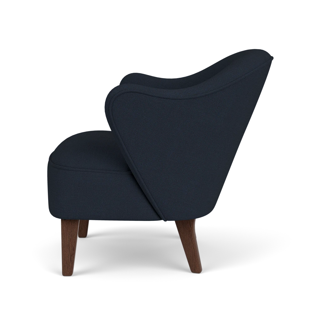 Sessel INGEBORG in Granatblau mit dunklem Eichenfuß