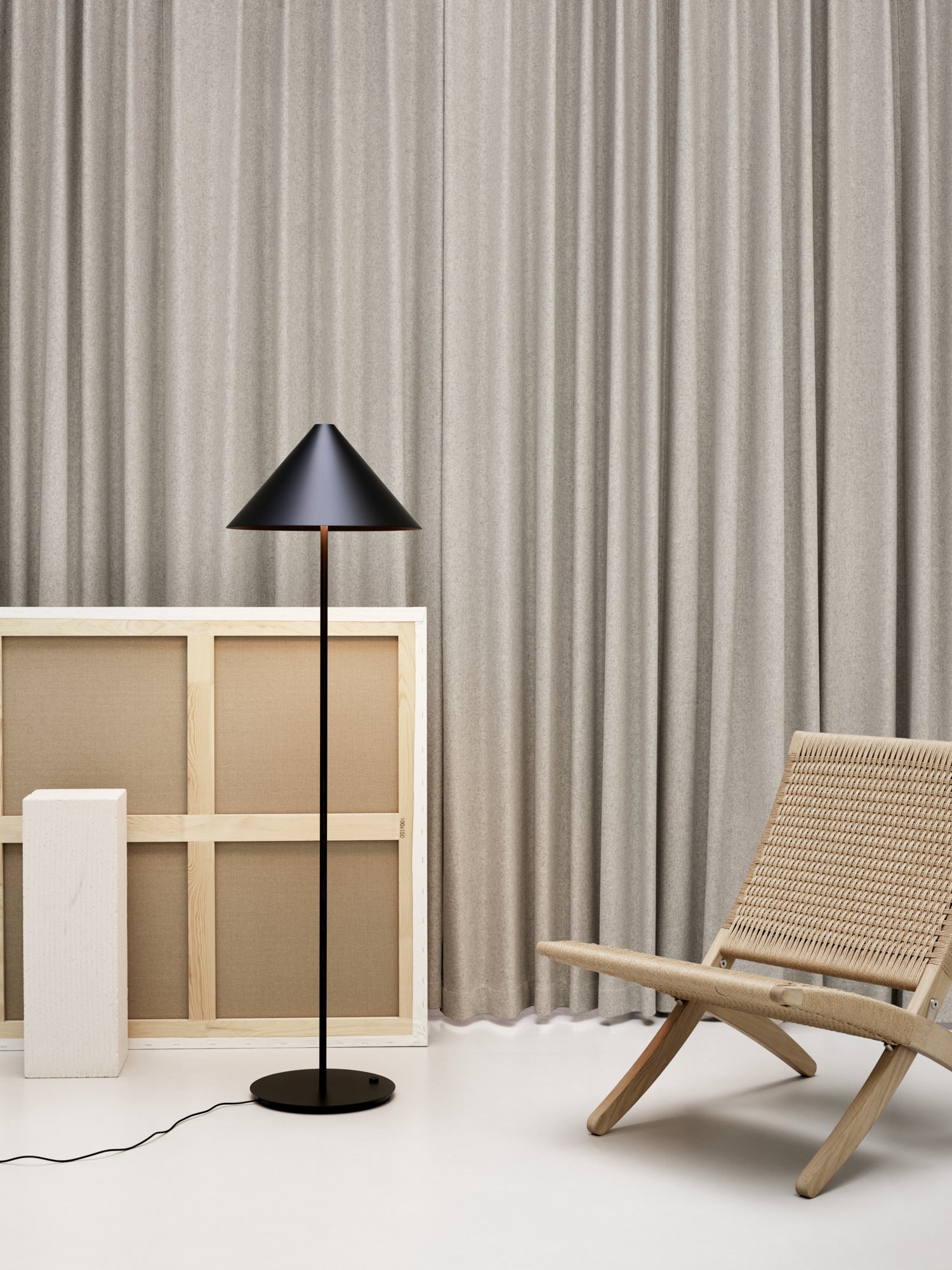 KEGLEN floor lamp black