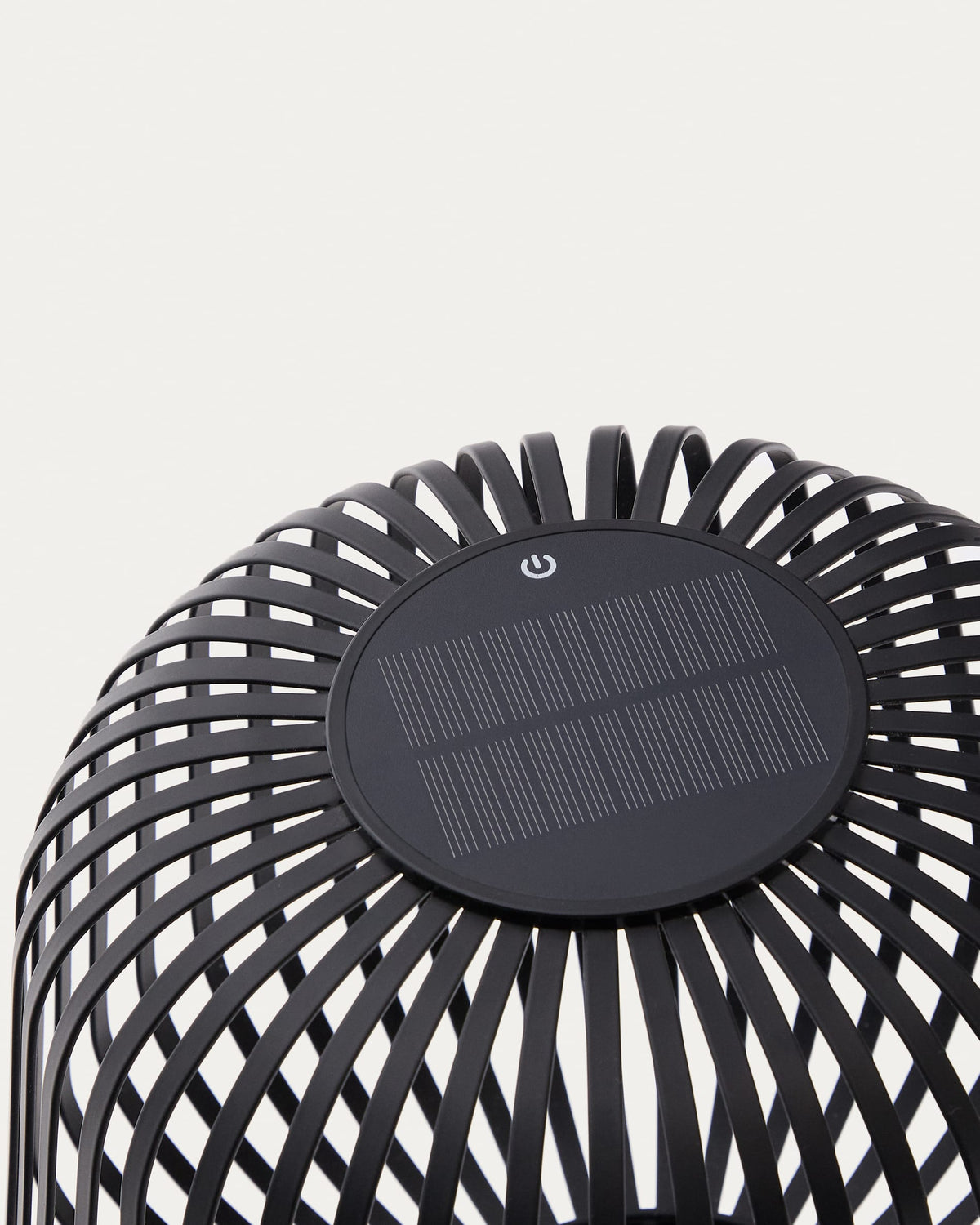 Lampa podłogowa ogrodowa solarna REIBA czarny metal – ujęcie 5