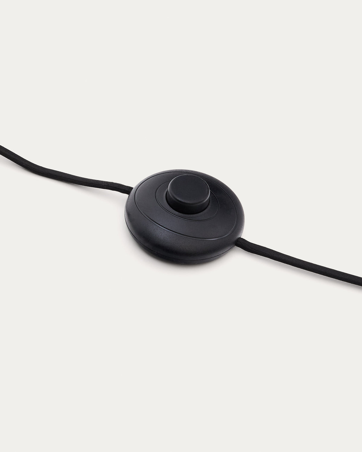 Lampa podłogowa NIBLA czarny metal z terakotowym abażurem – ujęcie 5